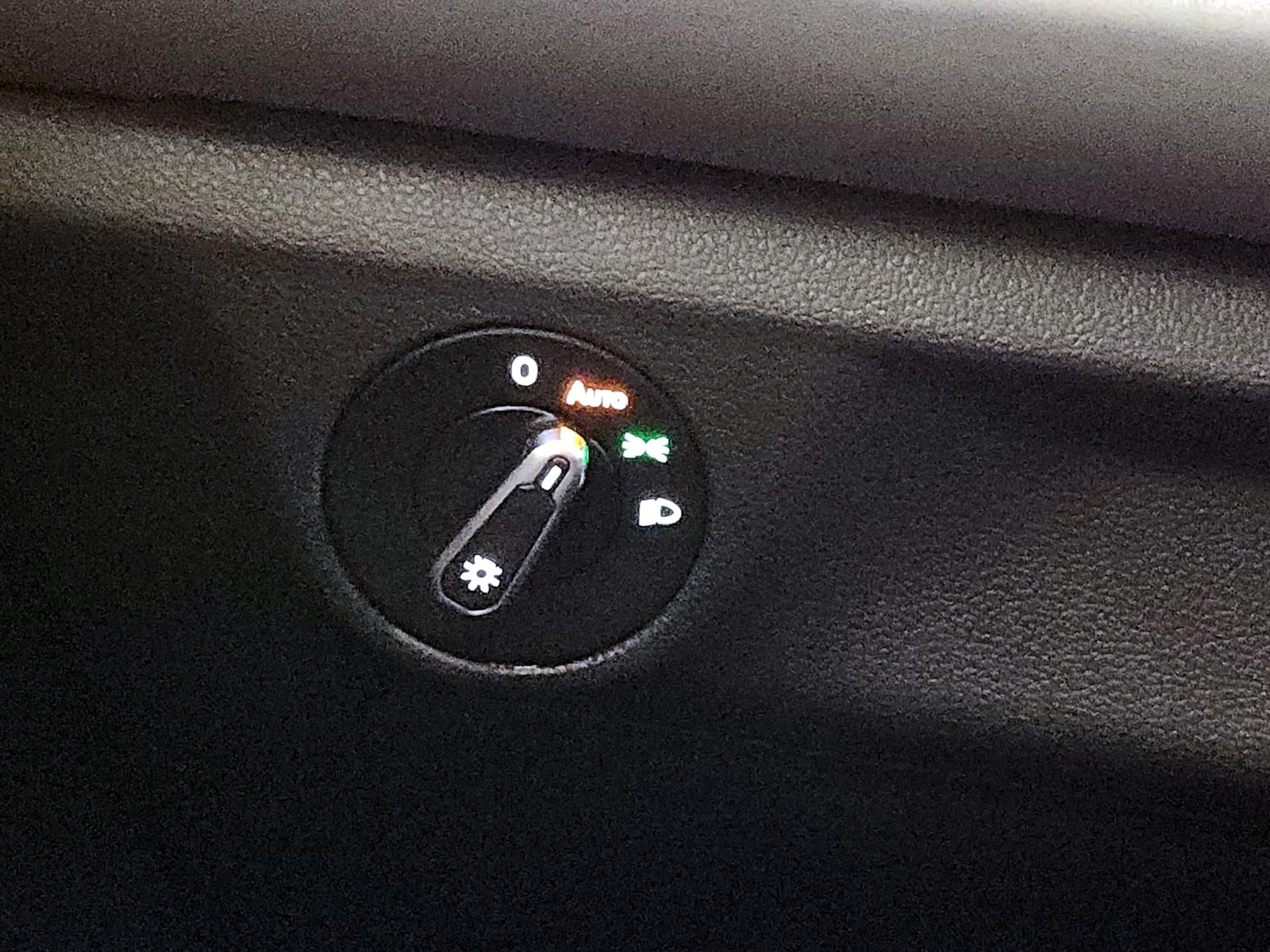 2025 Volkswagen Jetta SE - Photo 14