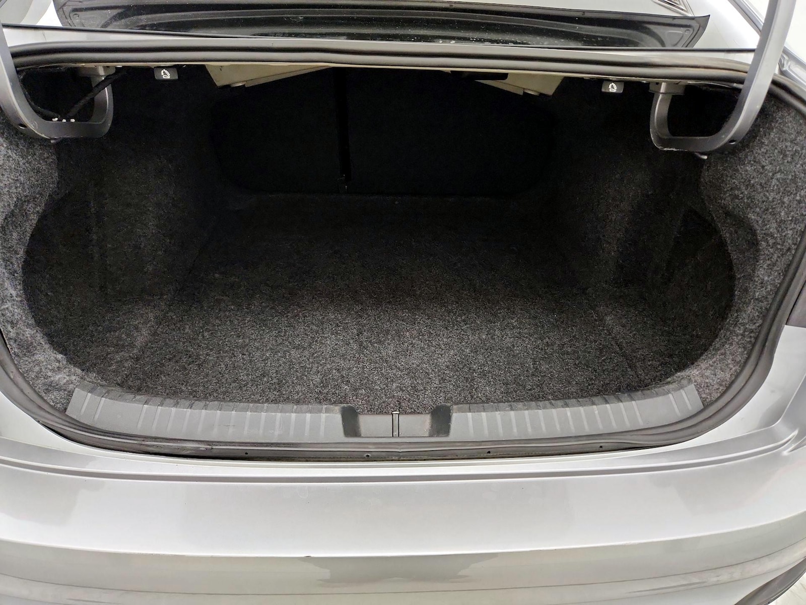 2025 Volkswagen Jetta SE - Photo 21