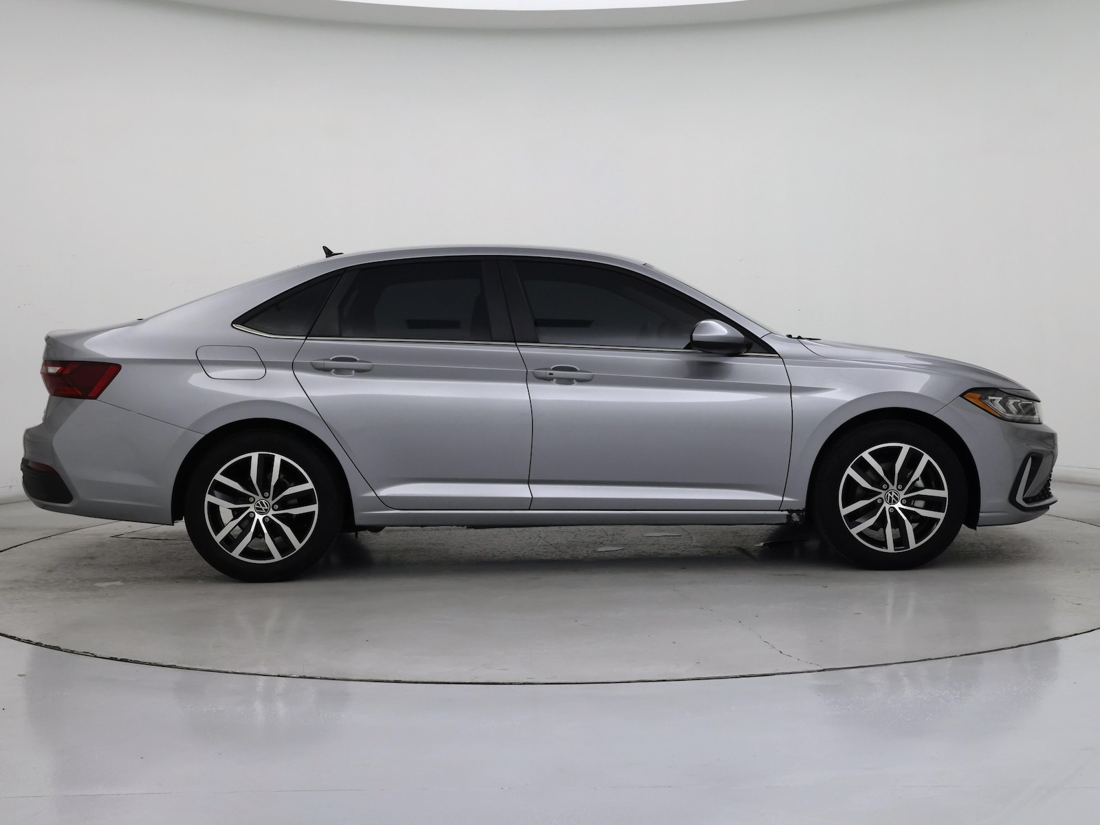 2025 Volkswagen Jetta SE - Photo 8
