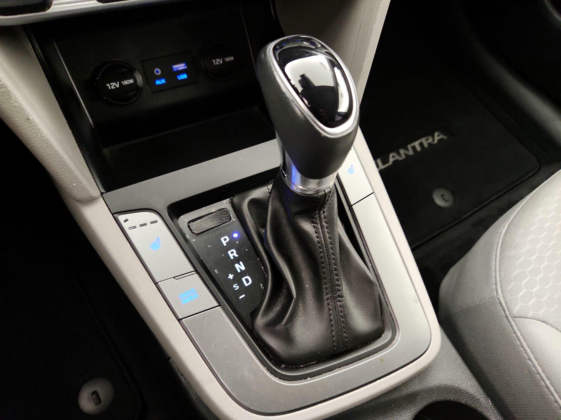Thumbnail: 2020 Hyundai Elantra - 17