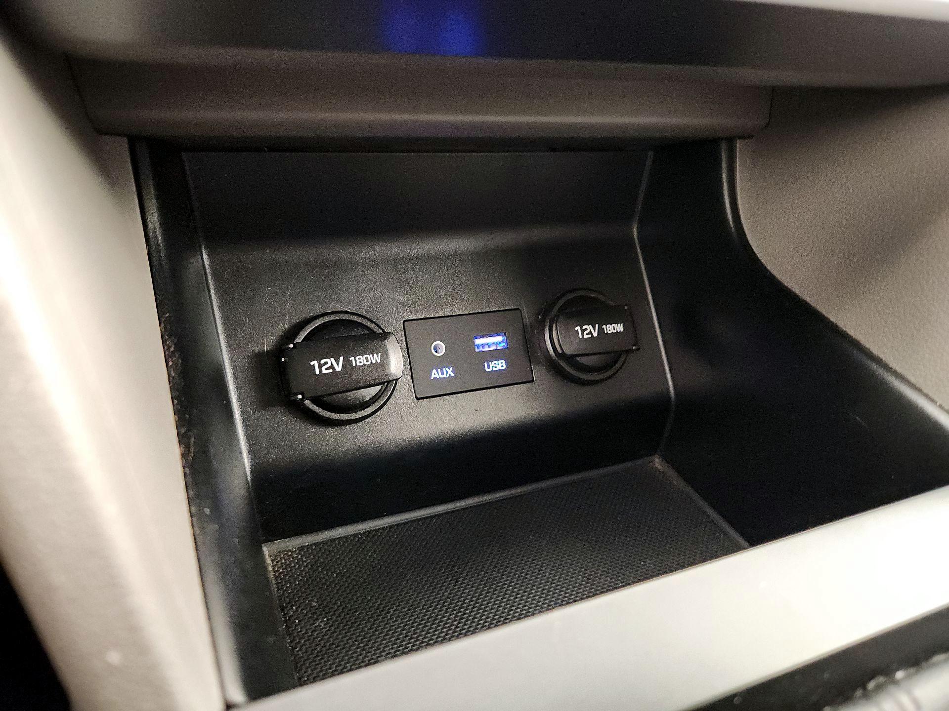 Thumbnail: 2020 Hyundai Elantra - 18