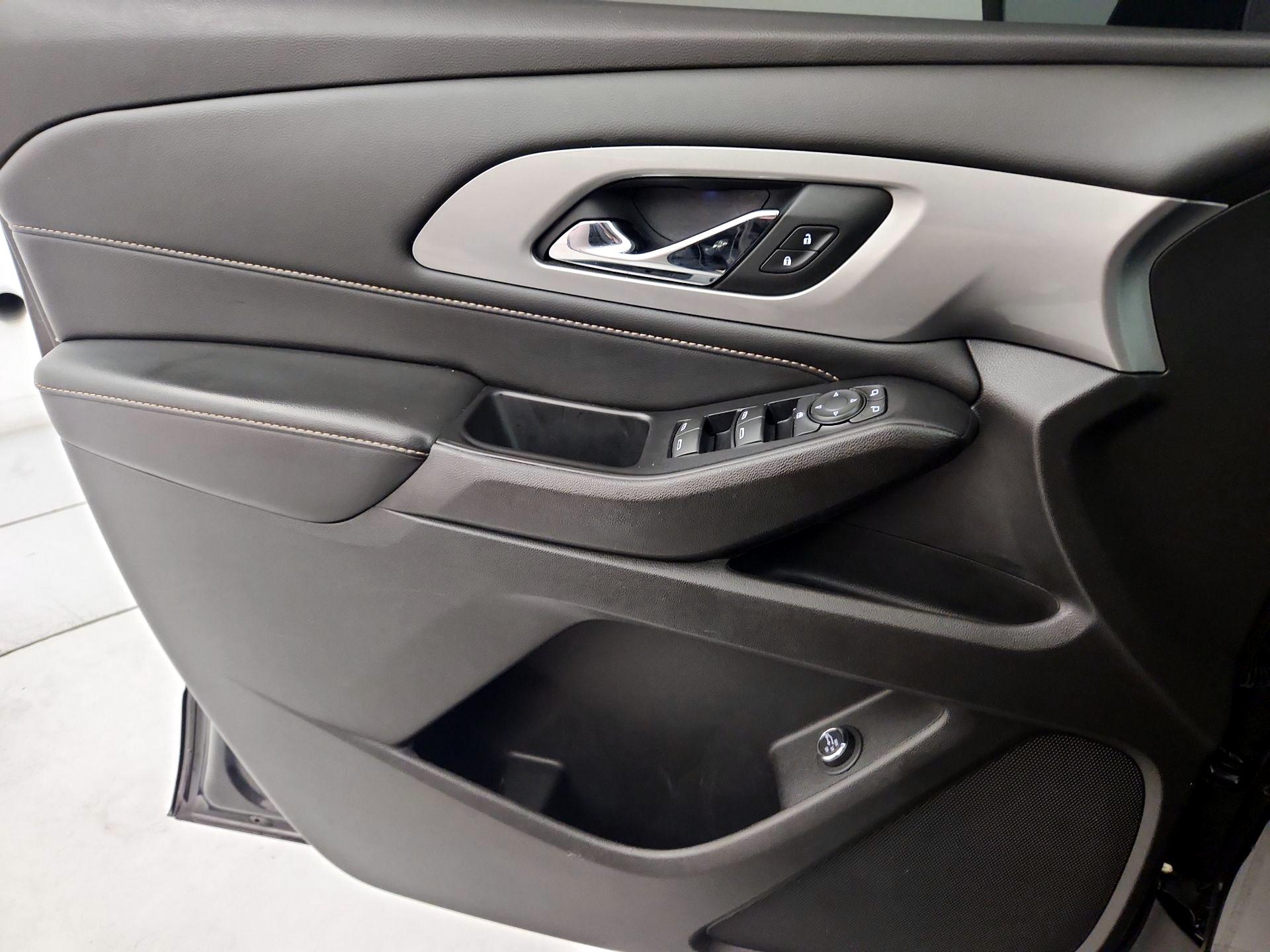 Thumbnail: 2021 Chevrolet Traverse - 12