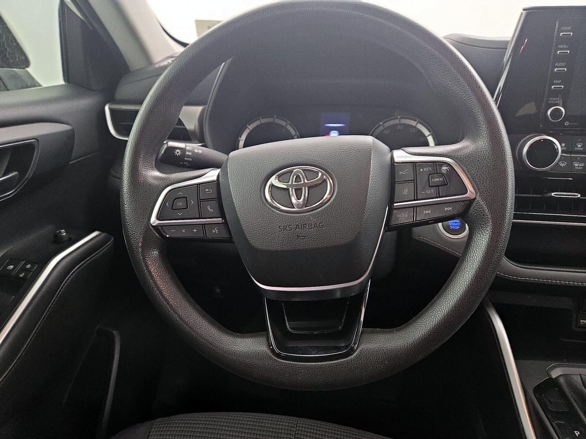 Thumbnail: 2021 Toyota Highlander - 10