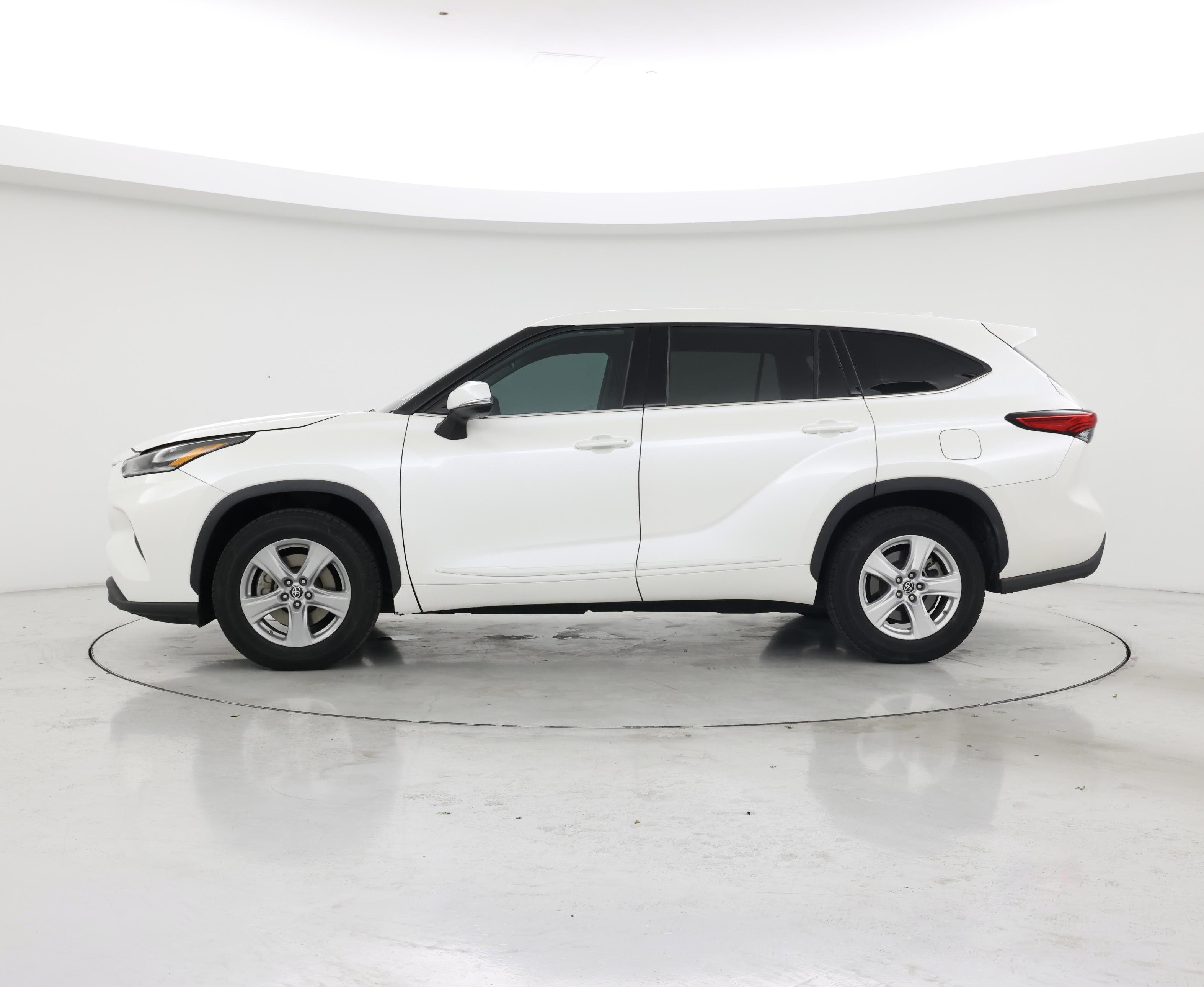 Thumbnail: 2021 Toyota Highlander - 3