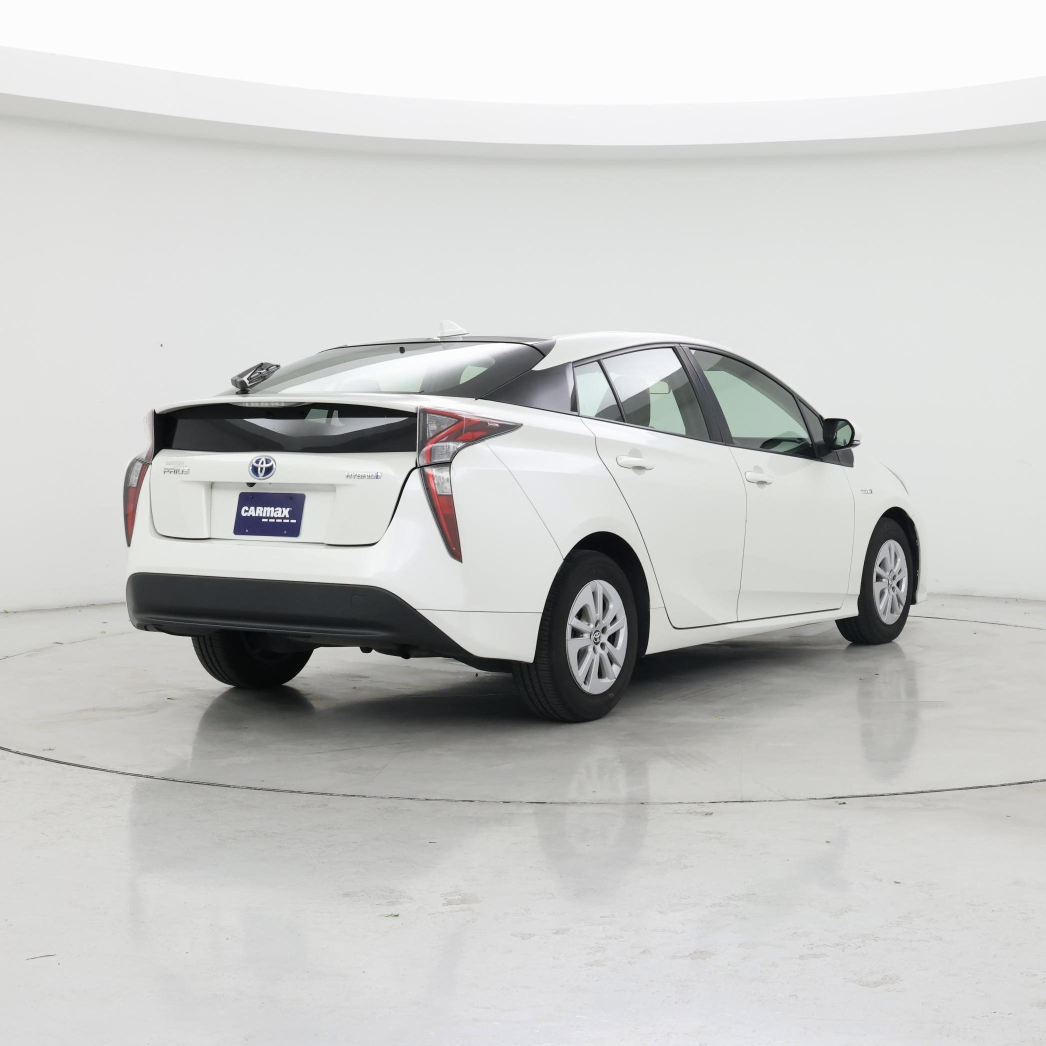 Thumbnail: 2016 Toyota Prius - 8
