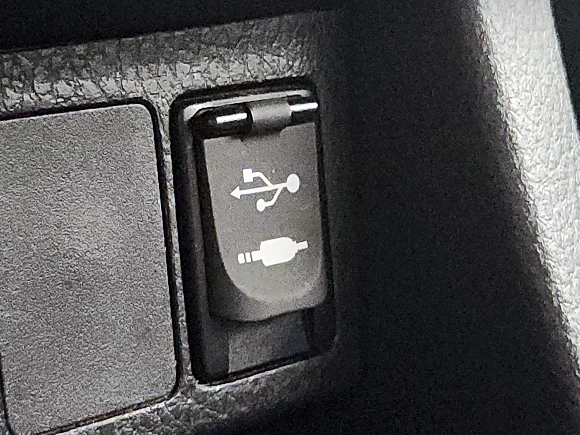 Thumbnail: 2016 Toyota Corolla - 18