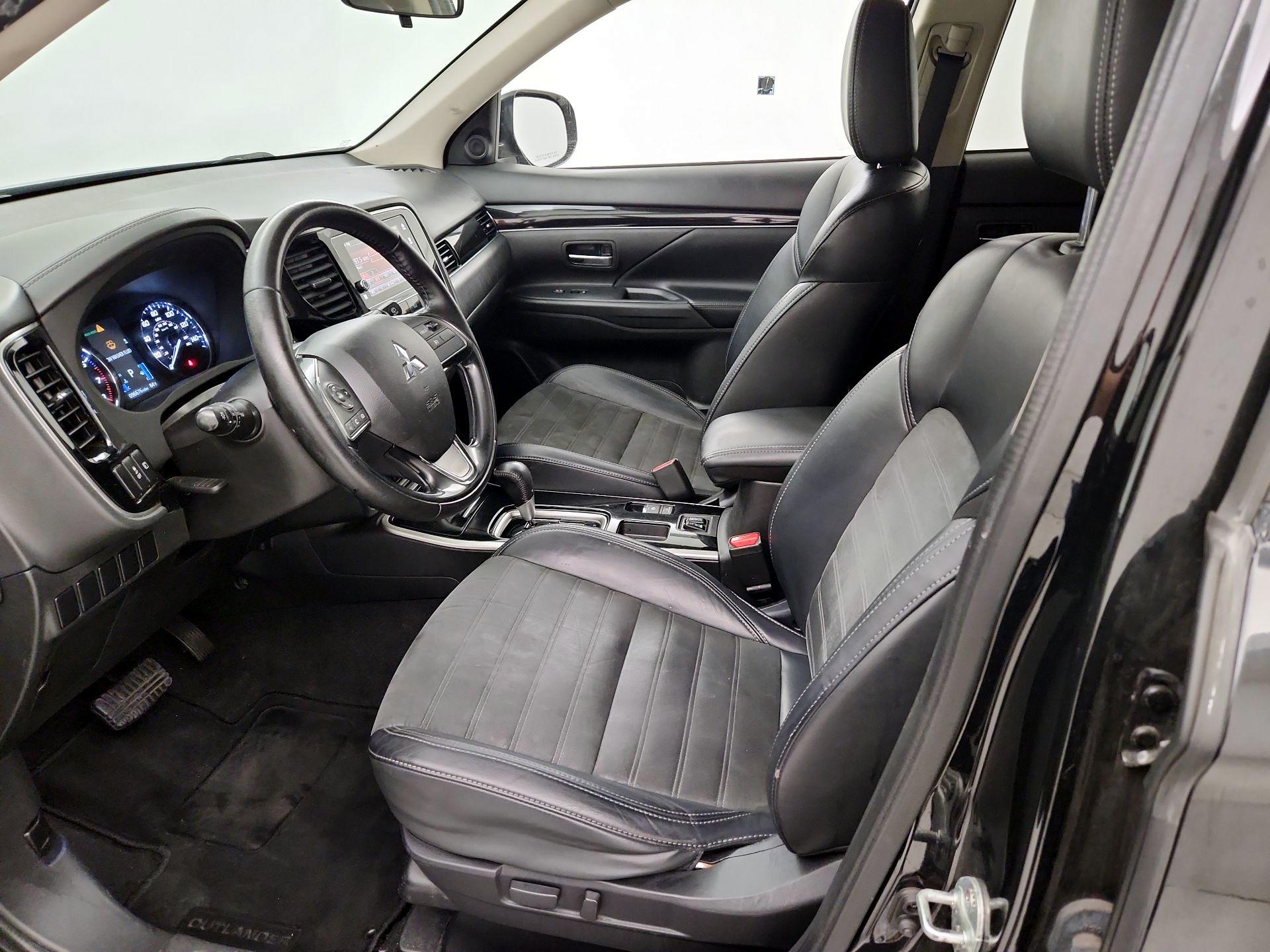 Thumbnail: 2019 Mitsubishi Outlander - 11