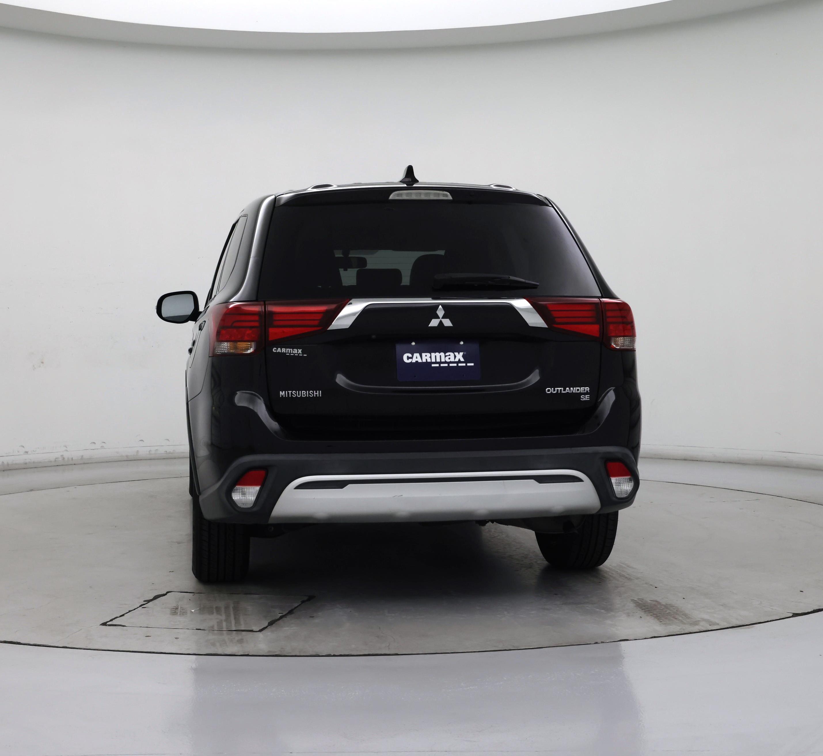 Thumbnail: 2019 Mitsubishi Outlander - 6