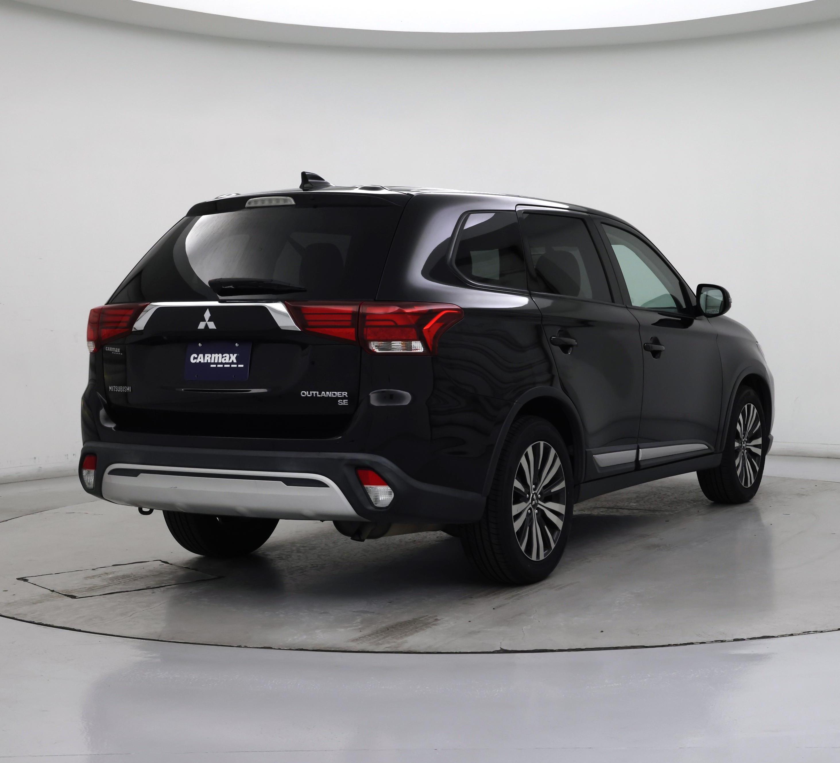 Thumbnail: 2019 Mitsubishi Outlander - 8