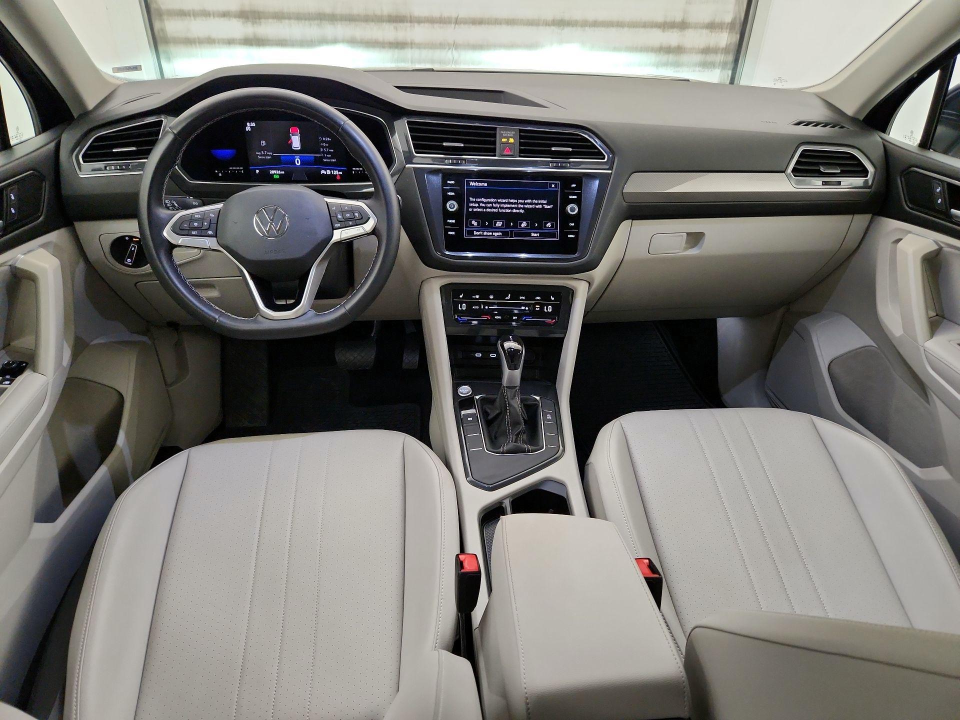 Thumbnail: 2023 Volkswagen Tiguan - 9