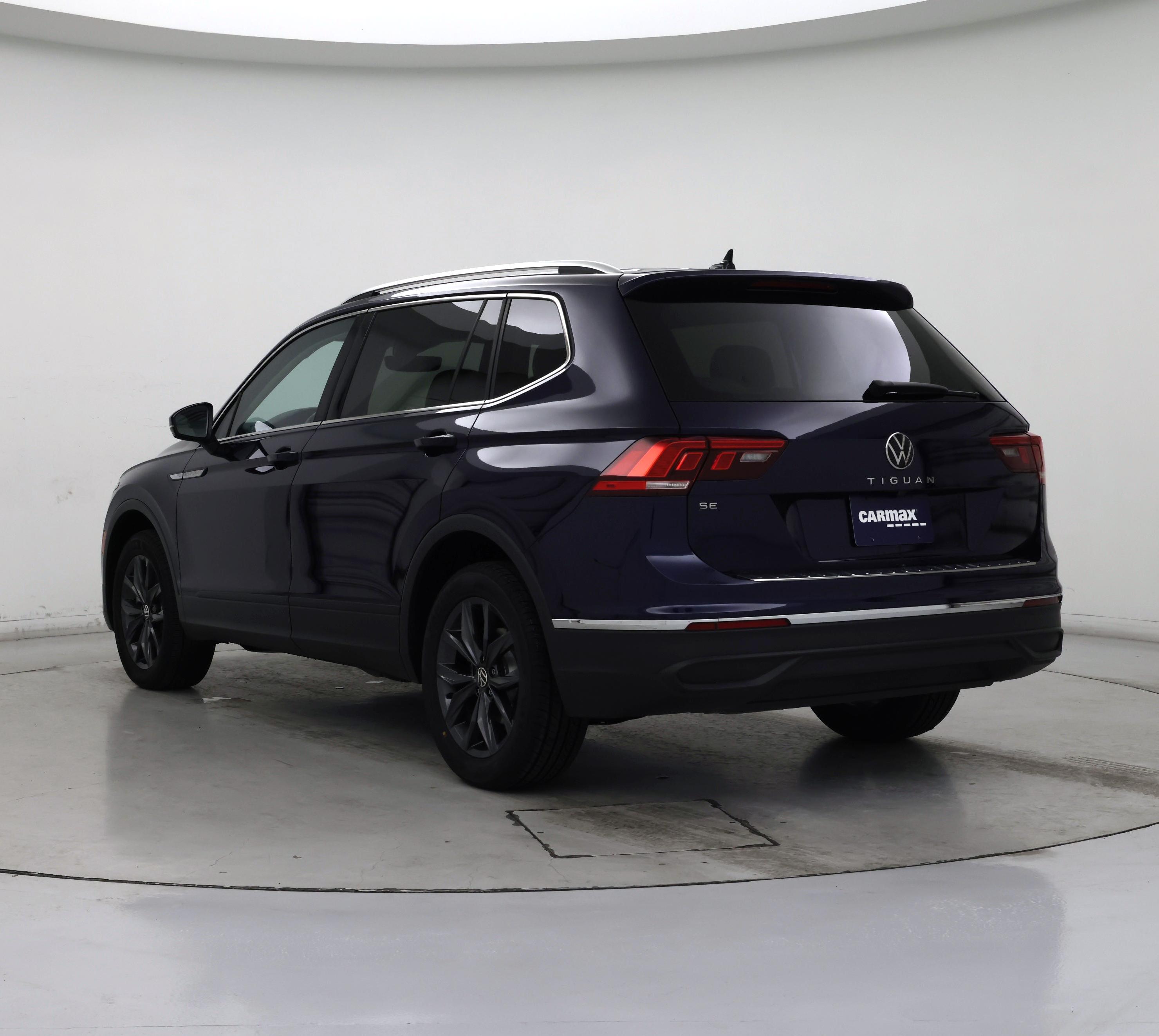 Thumbnail: 2023 Volkswagen Tiguan - 2