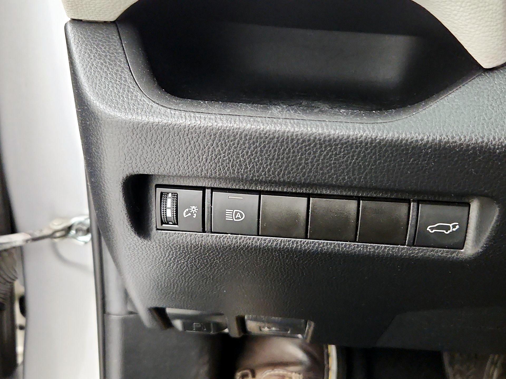 Thumbnail: 2021 Toyota RAV4 - 13