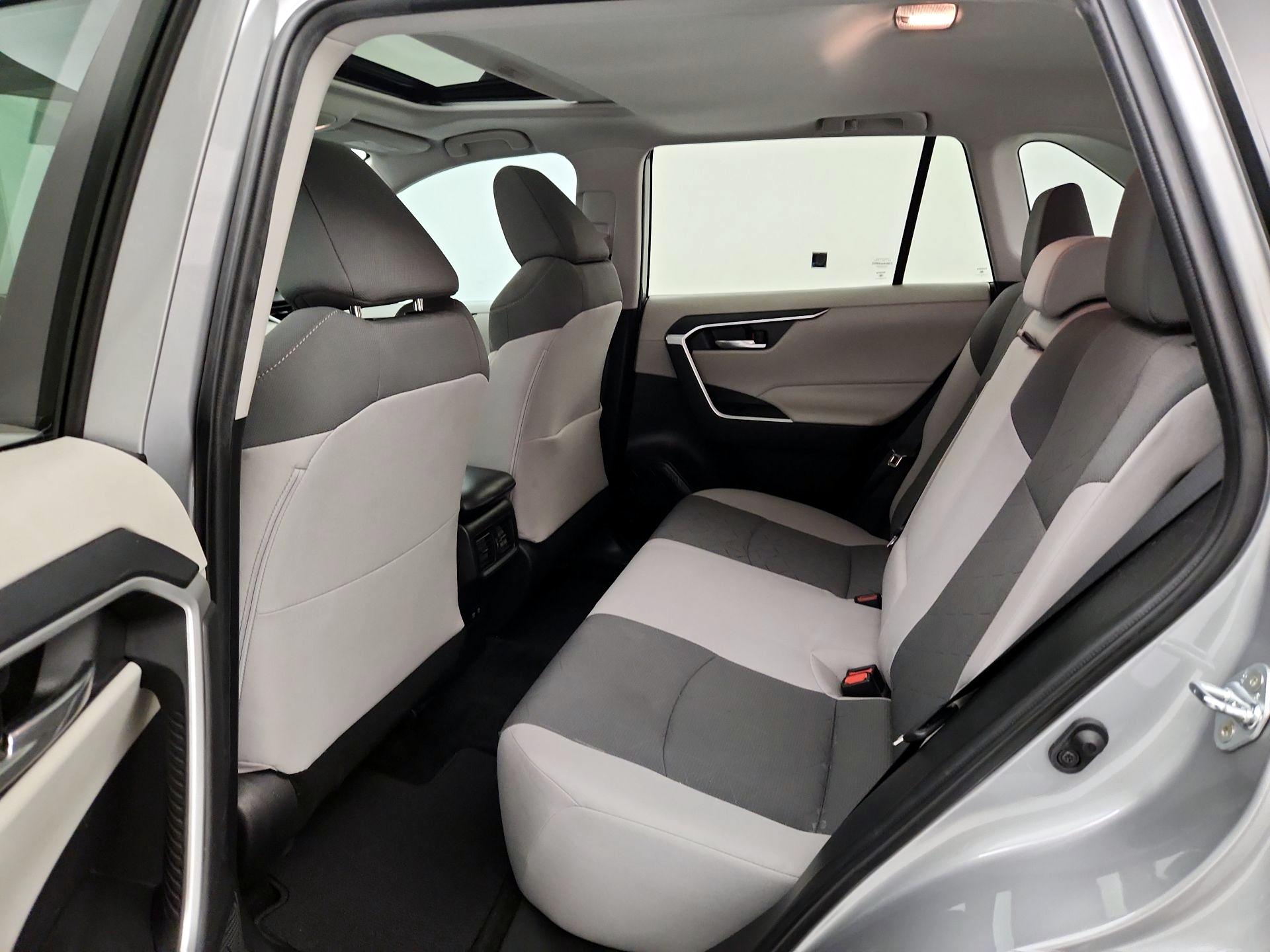 Thumbnail: 2021 Toyota RAV4 - 20