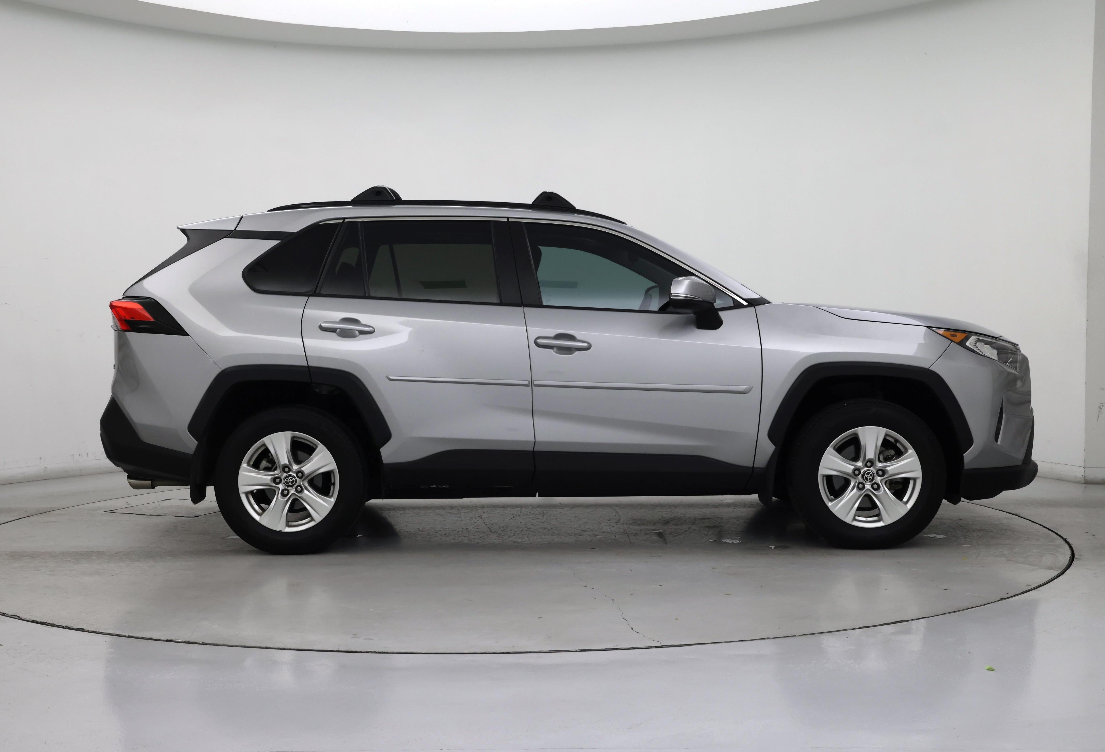 Thumbnail: 2021 Toyota RAV4 - 7