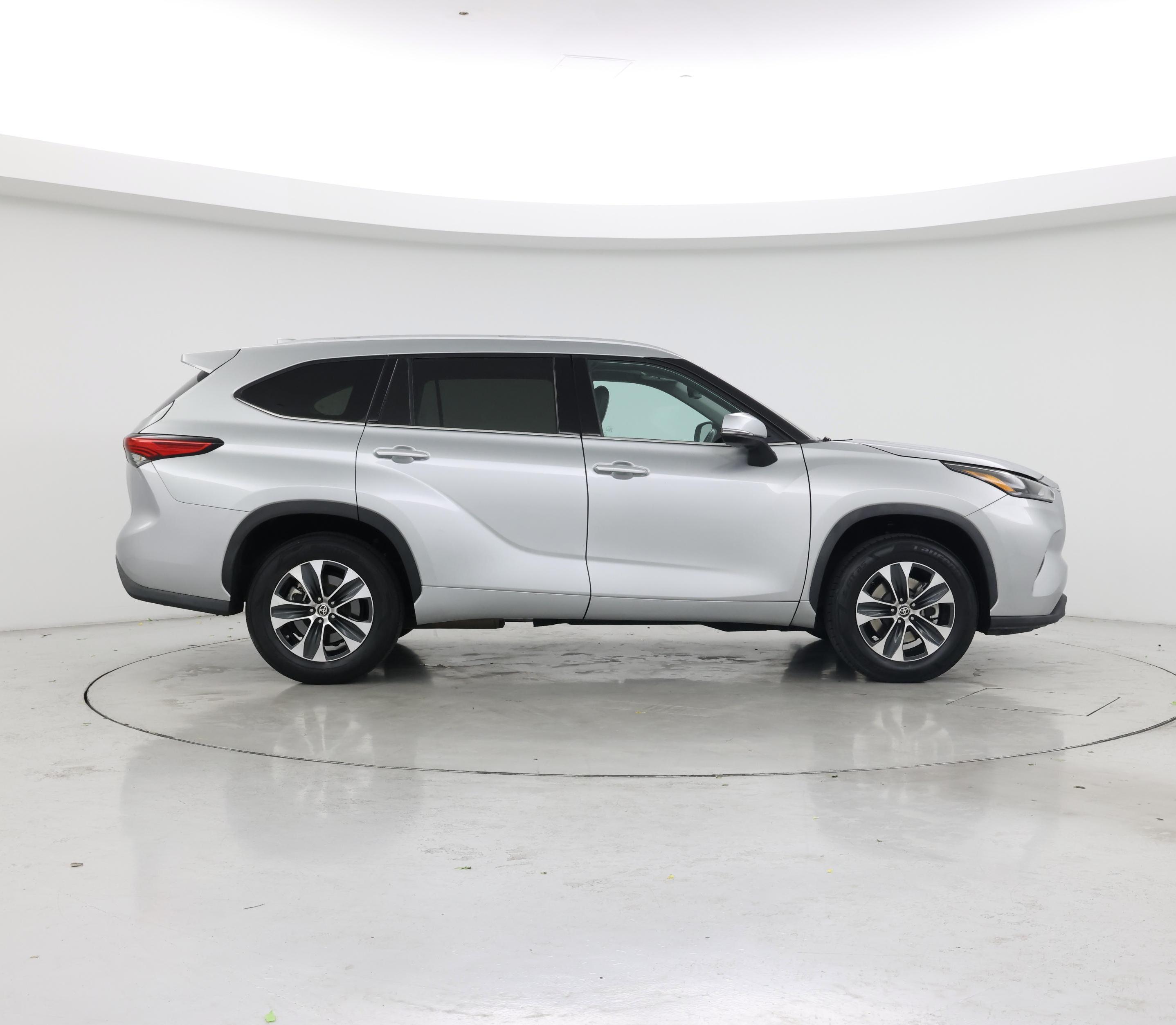 Thumbnail: 2022 Toyota Highlander - 7