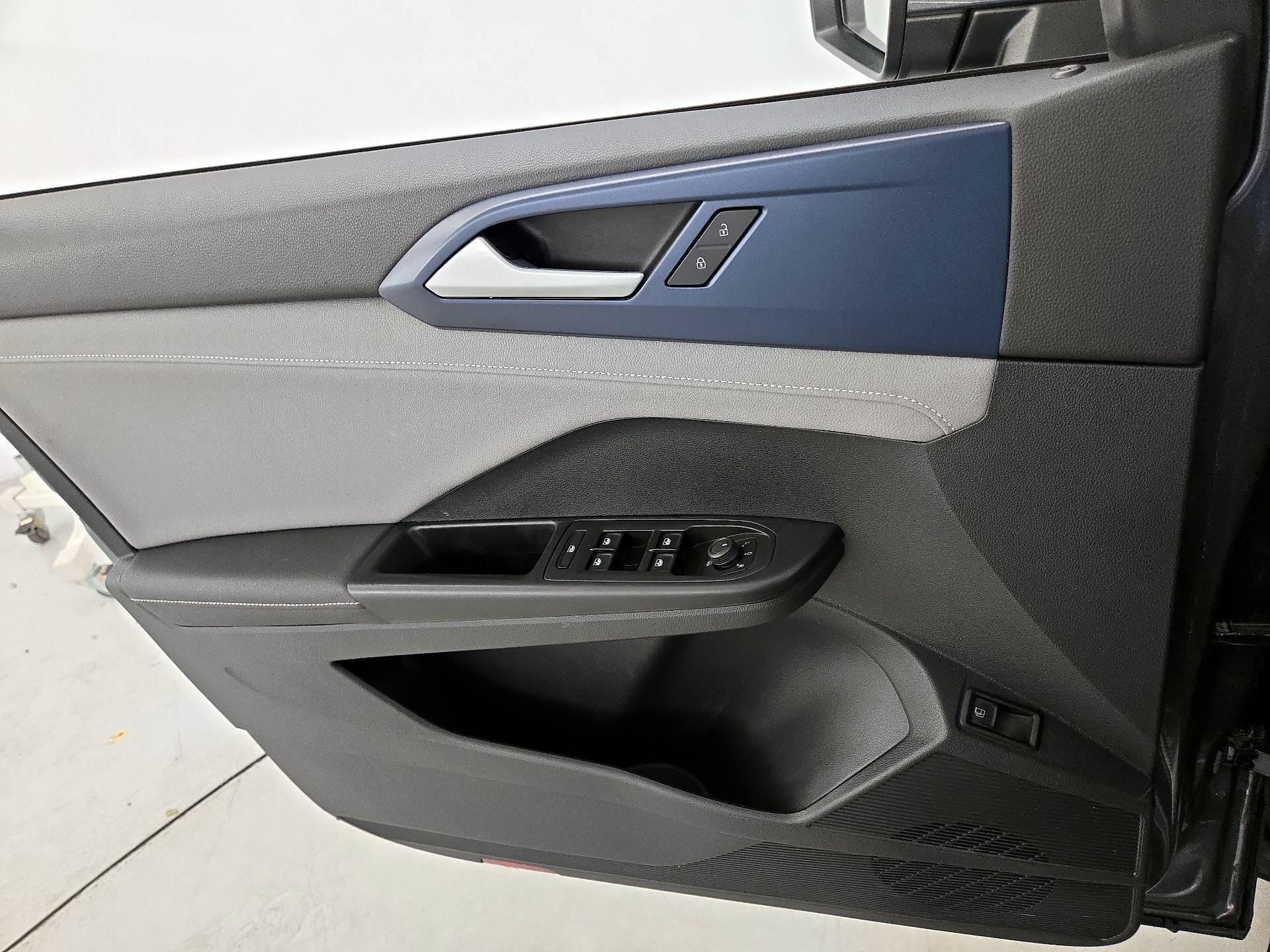 Thumbnail: 2024 Volkswagen Taos - 12