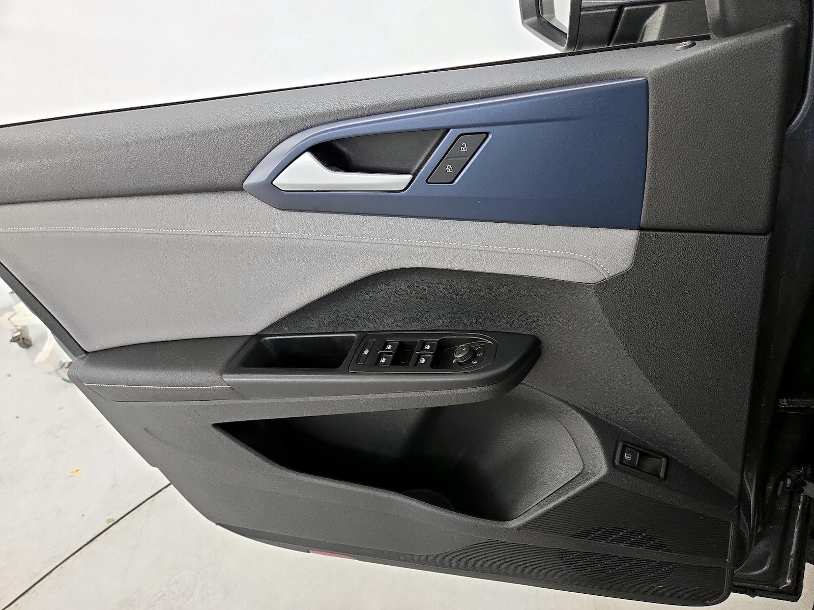 2024 Volkswagen Taos SE - Photo 13