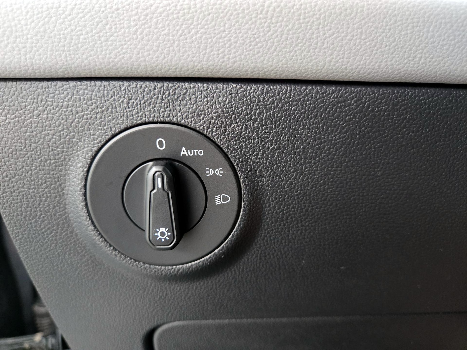 2024 Volkswagen Taos SE - Photo 14
