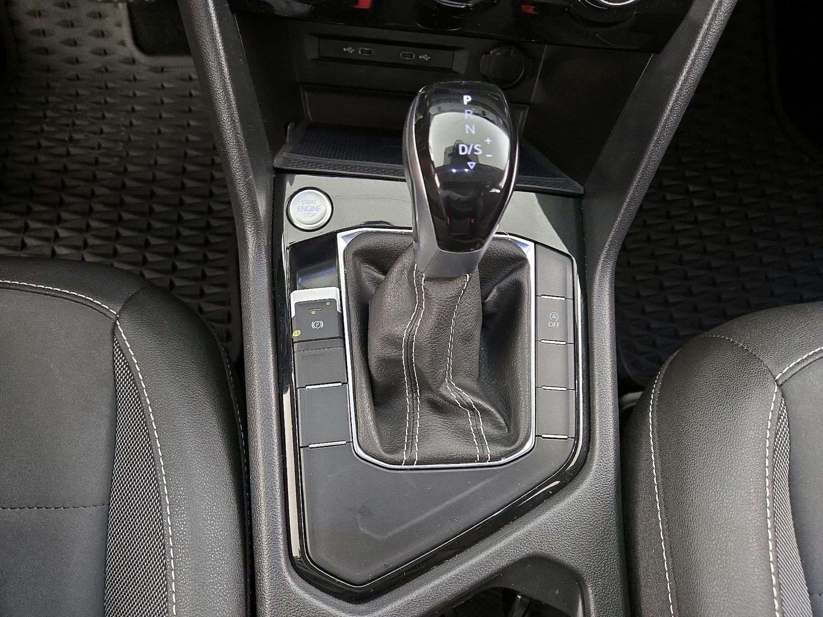 2024 Volkswagen Taos SE - Photo 18
