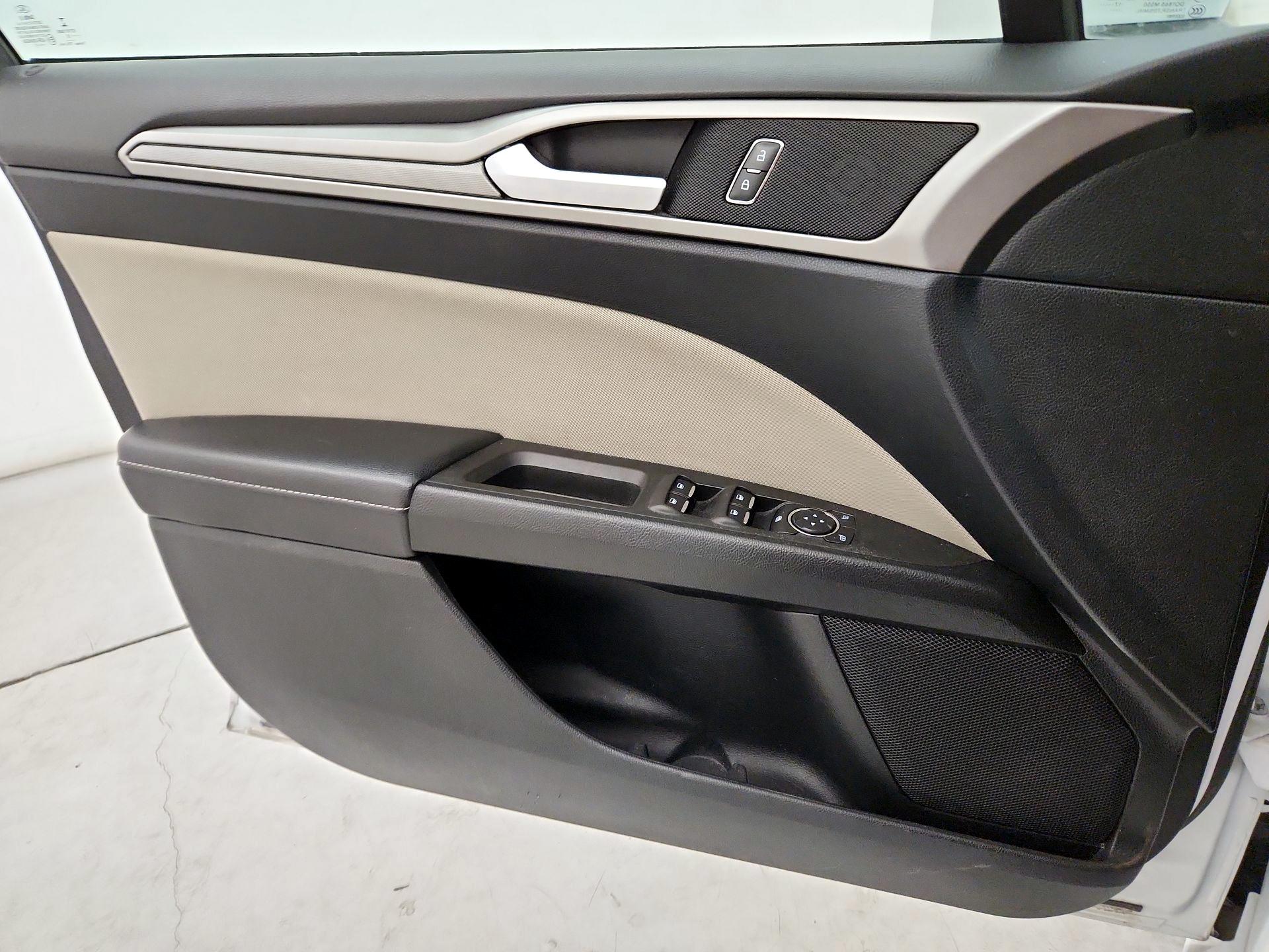 Thumbnail: 2018 Ford Fusion - 12