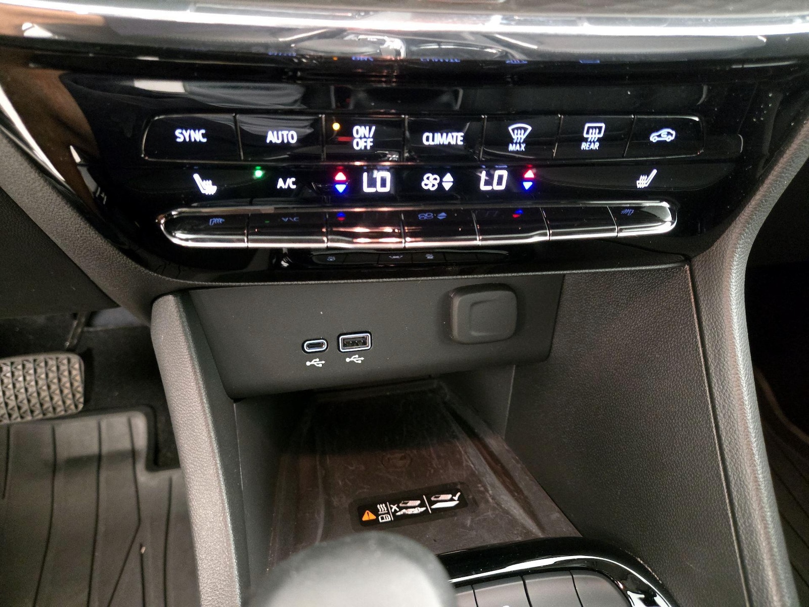 2025 Buick Encore GX Avenir - Photo 17