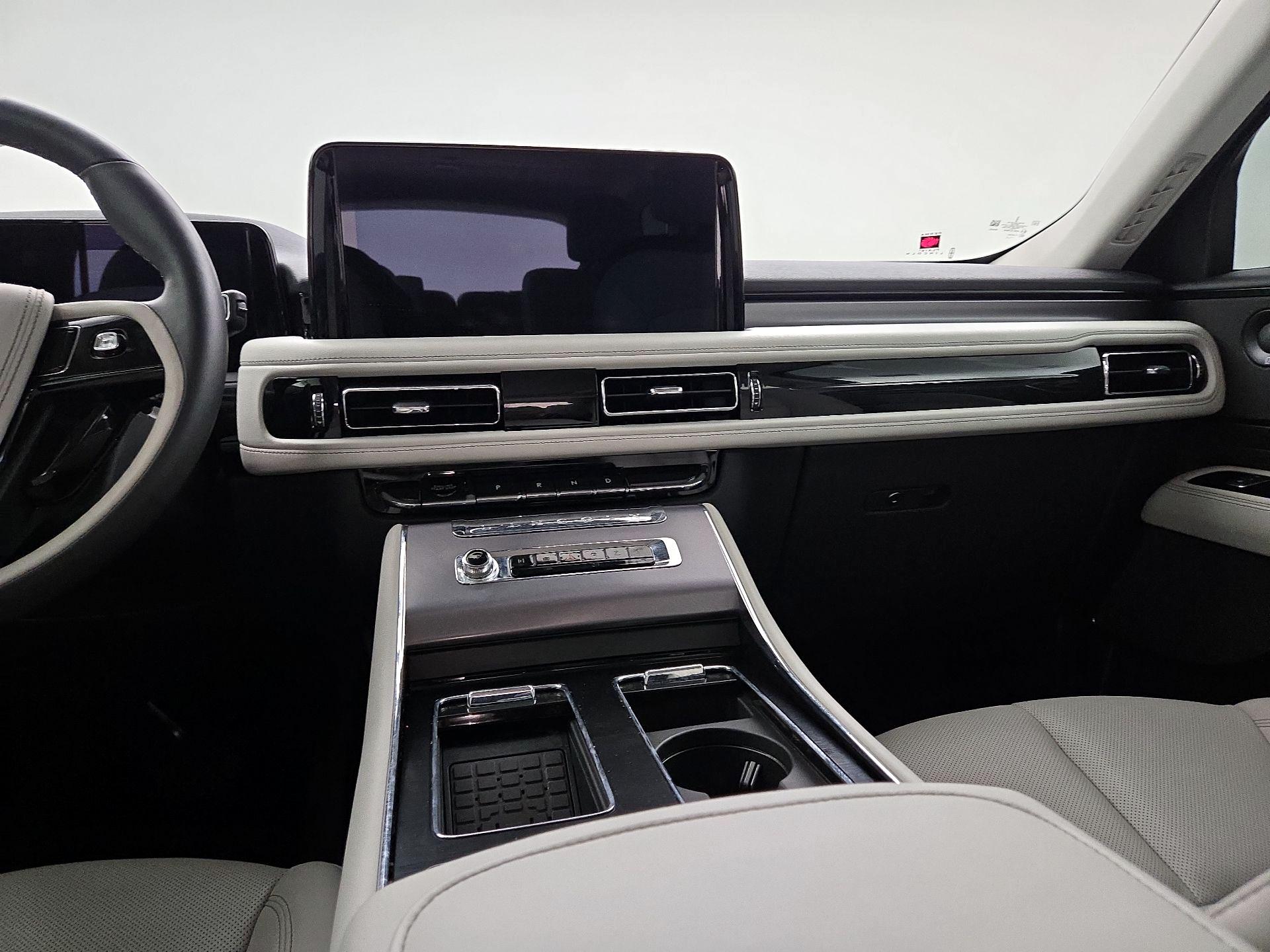 Thumbnail: 2025 Lincoln Aviator - 9