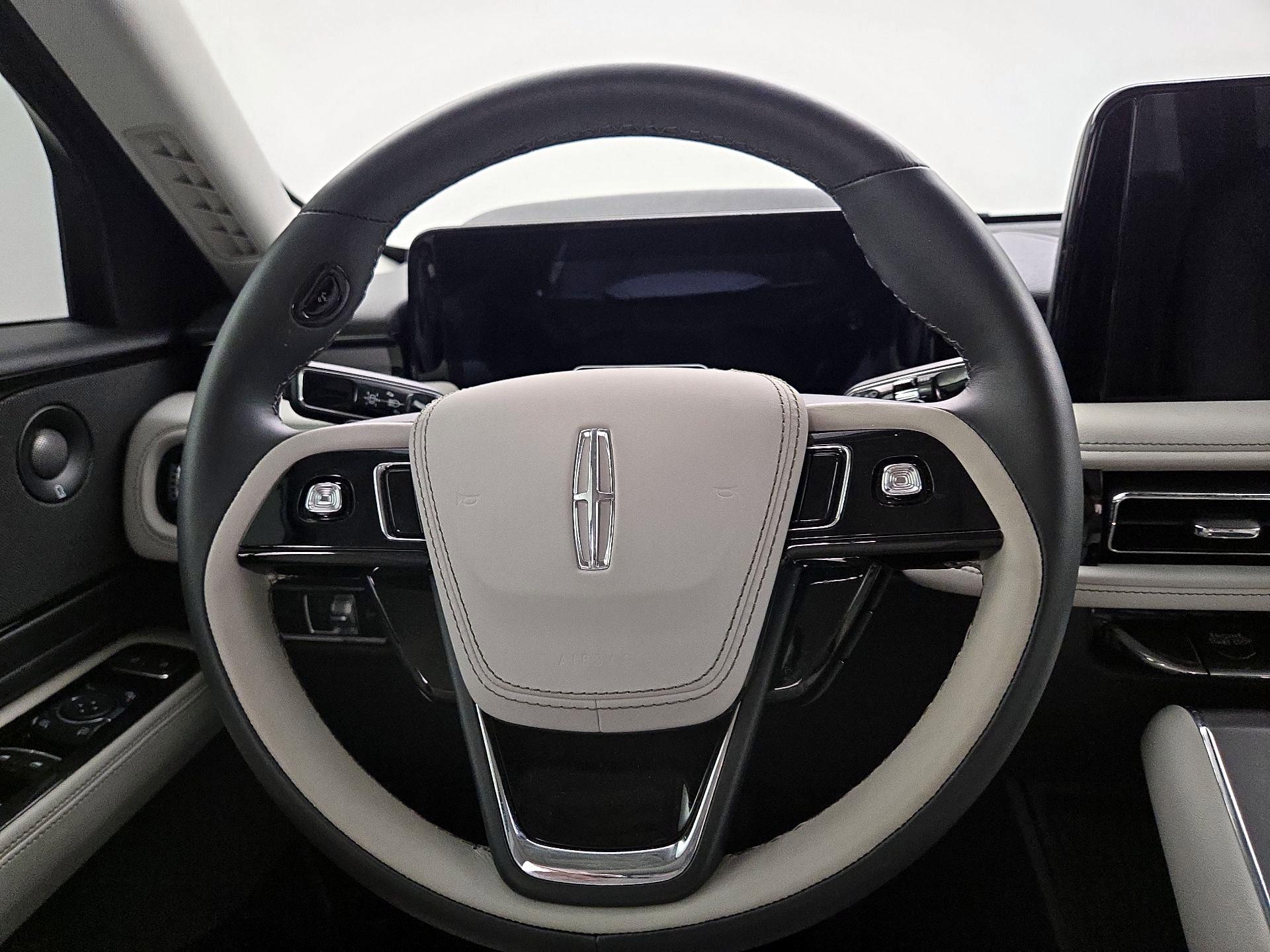 Thumbnail: 2025 Lincoln Aviator - 10