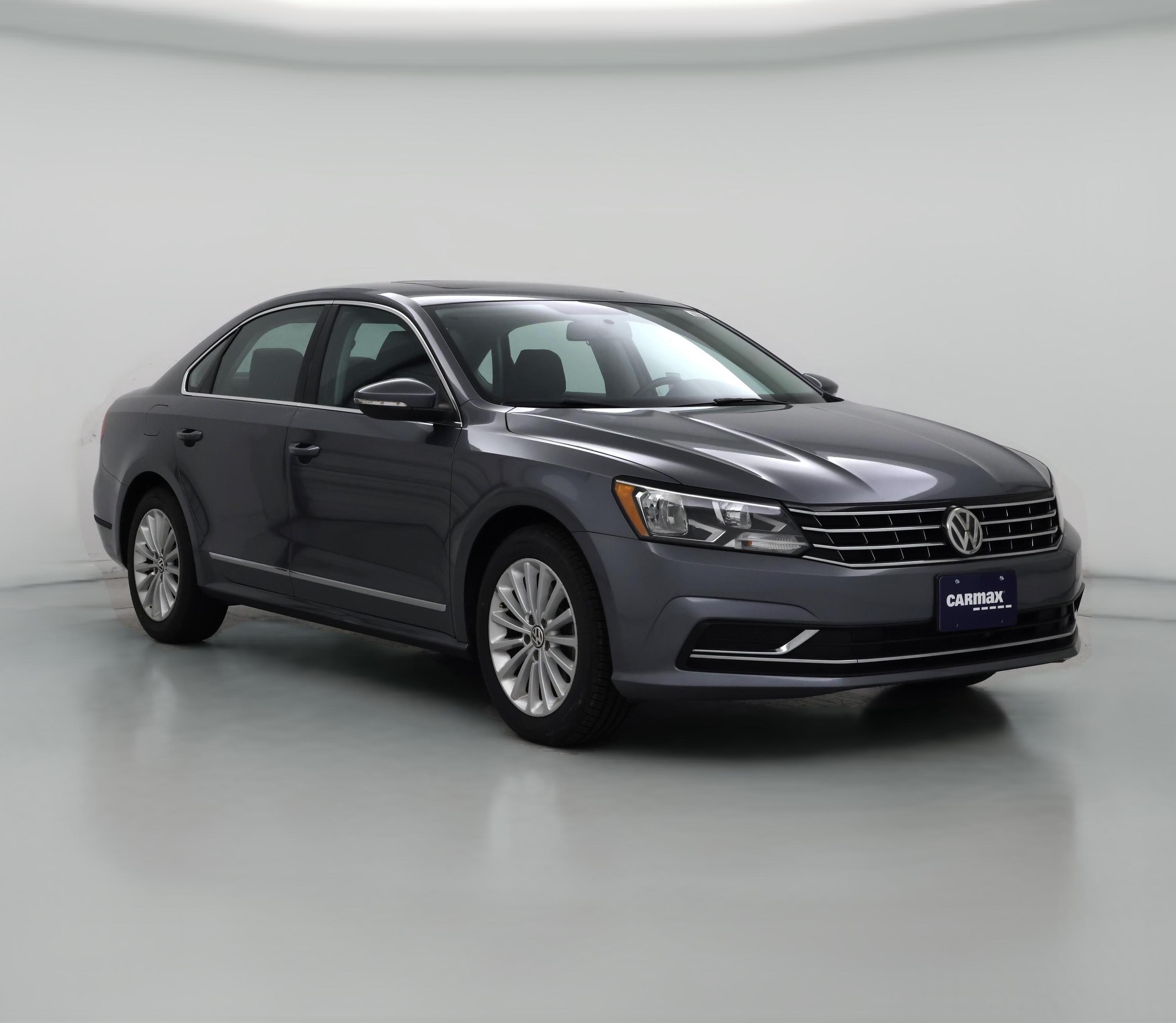 Thumbnail: 2017 Volkswagen Passat - 1