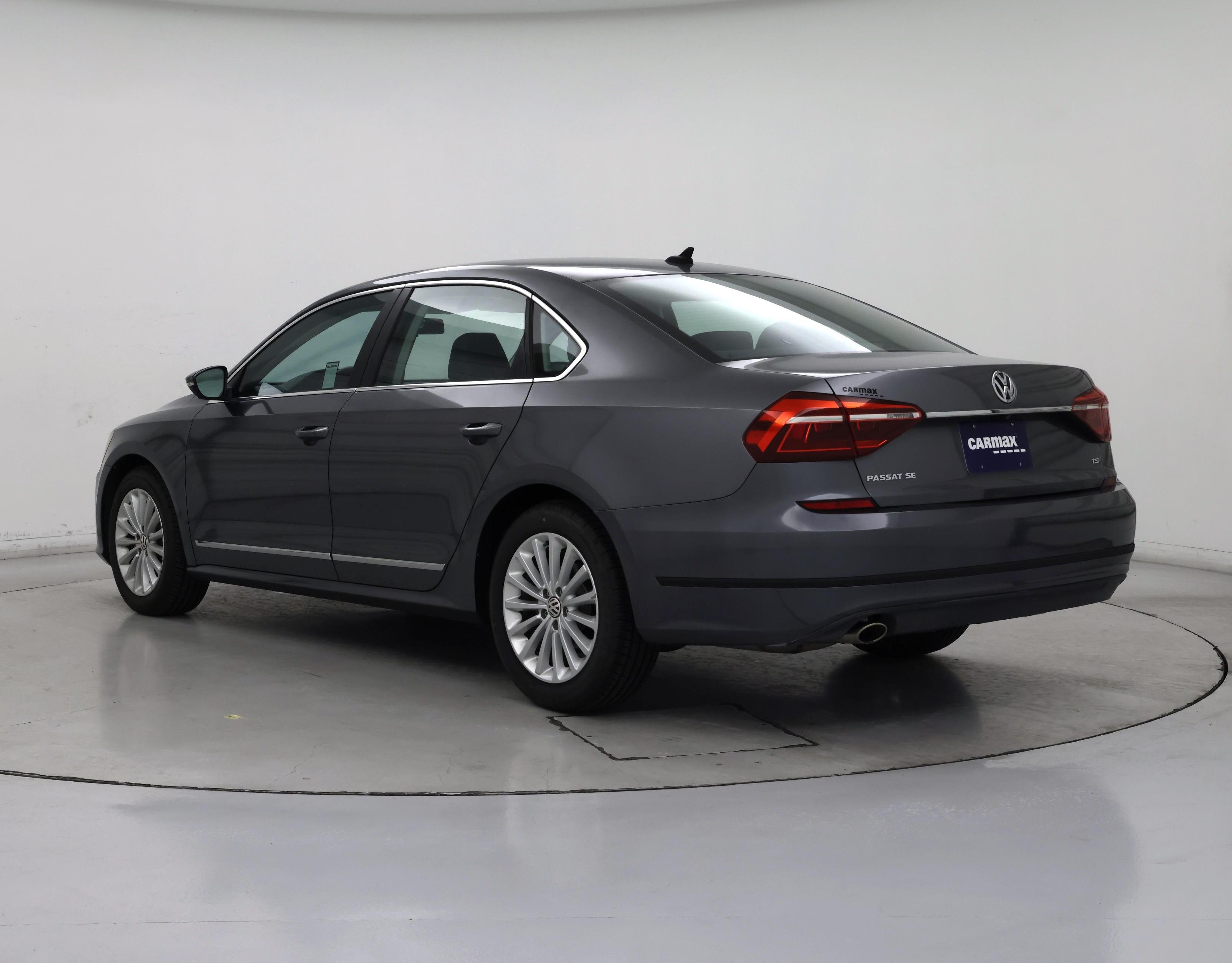 Thumbnail: 2017 Volkswagen Passat - 2