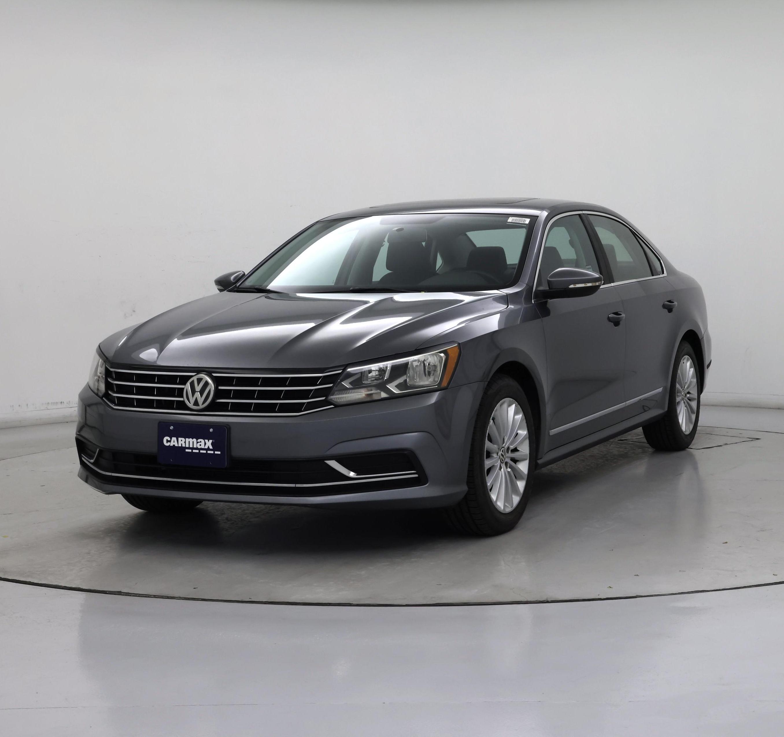Thumbnail: 2017 Volkswagen Passat - 4