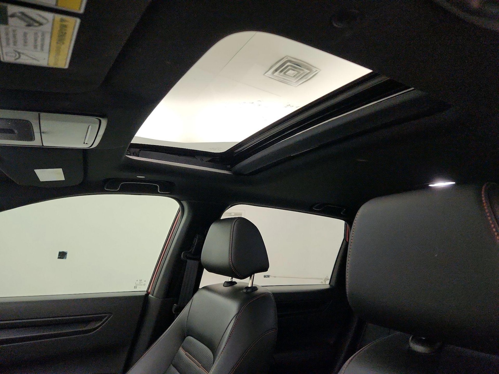 Sunroof(s) & Overhead Airbags