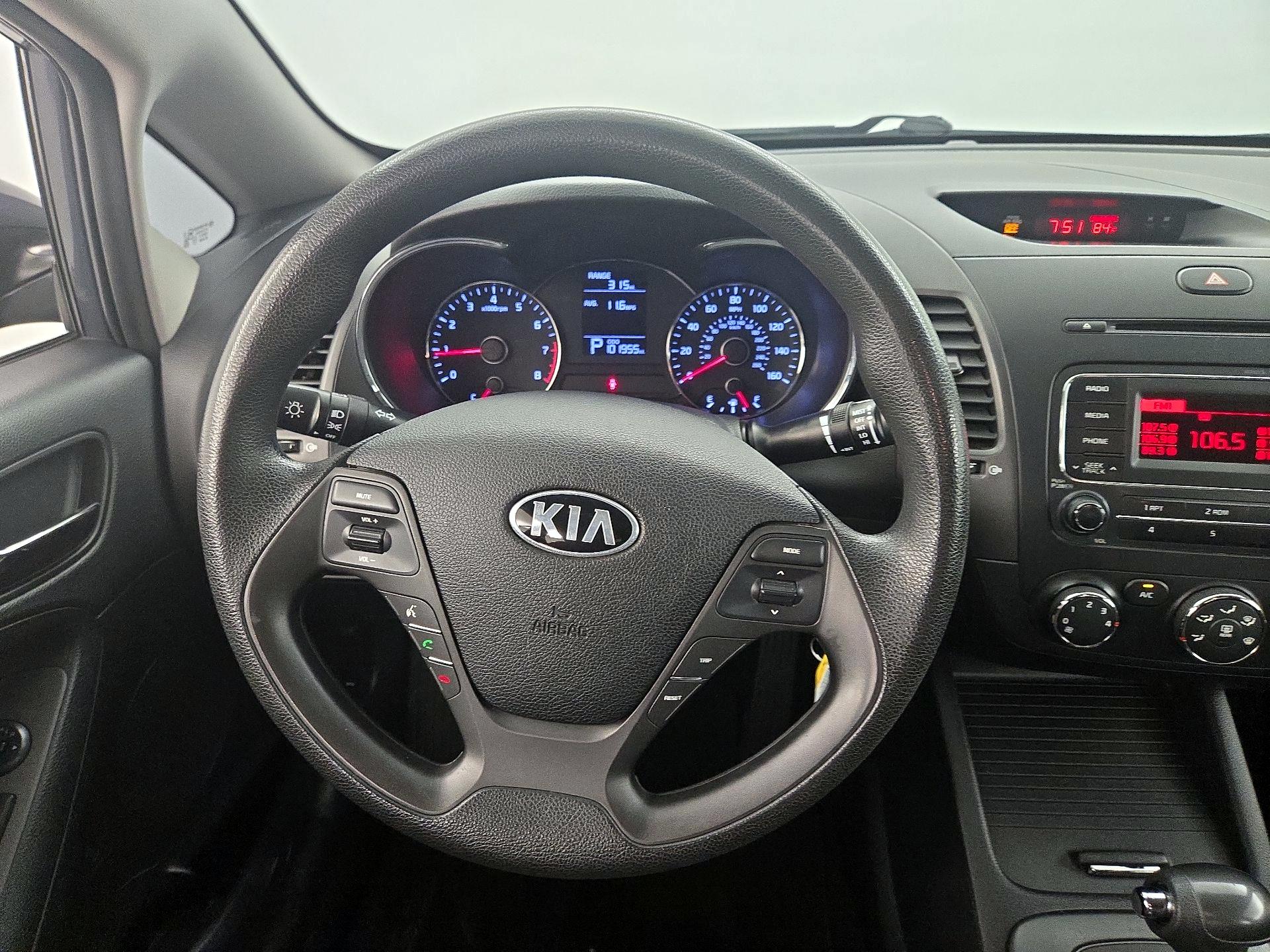 Thumbnail: 2016 Kia Forte - 10