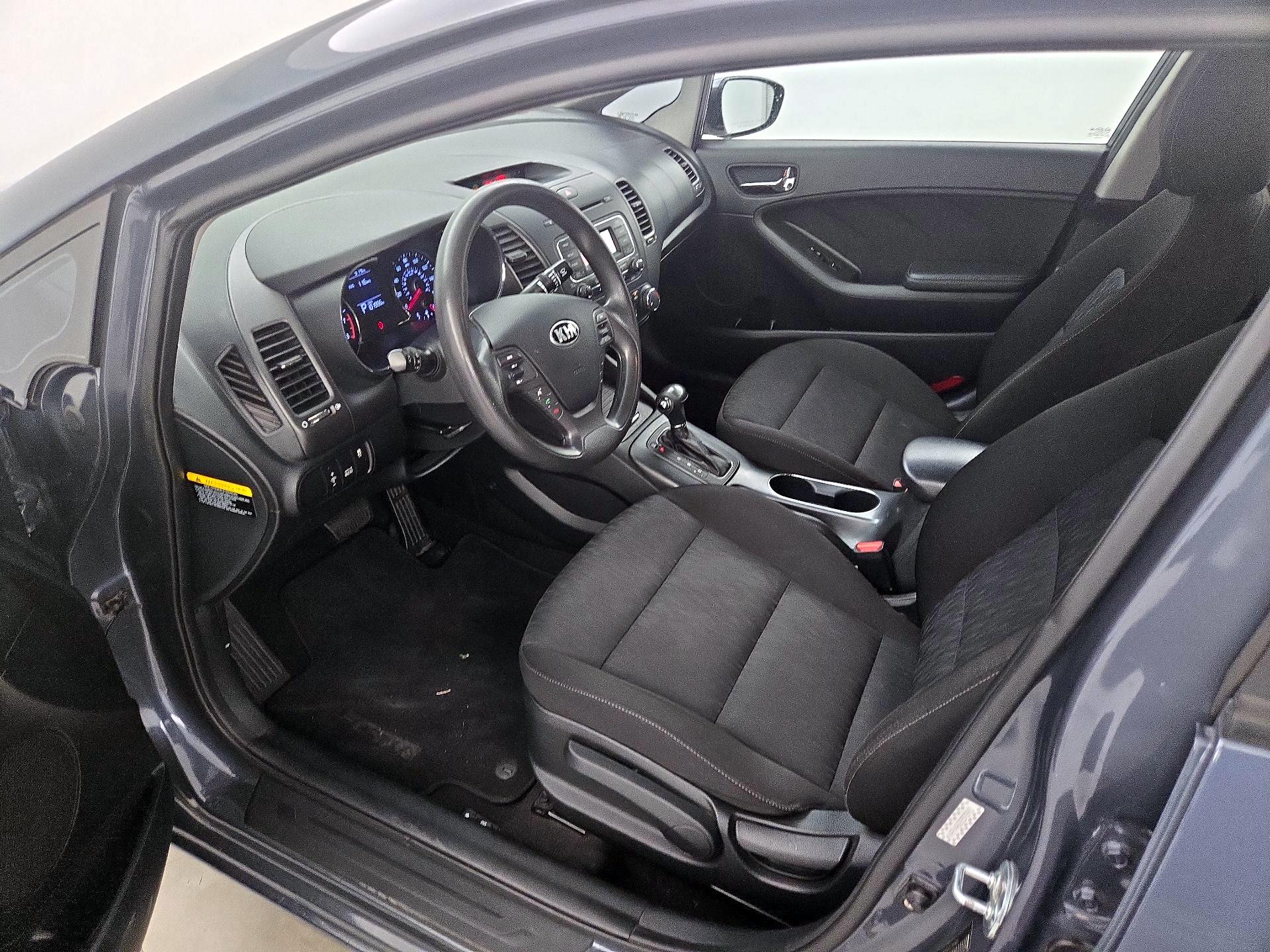 Thumbnail: 2016 Kia Forte - 11