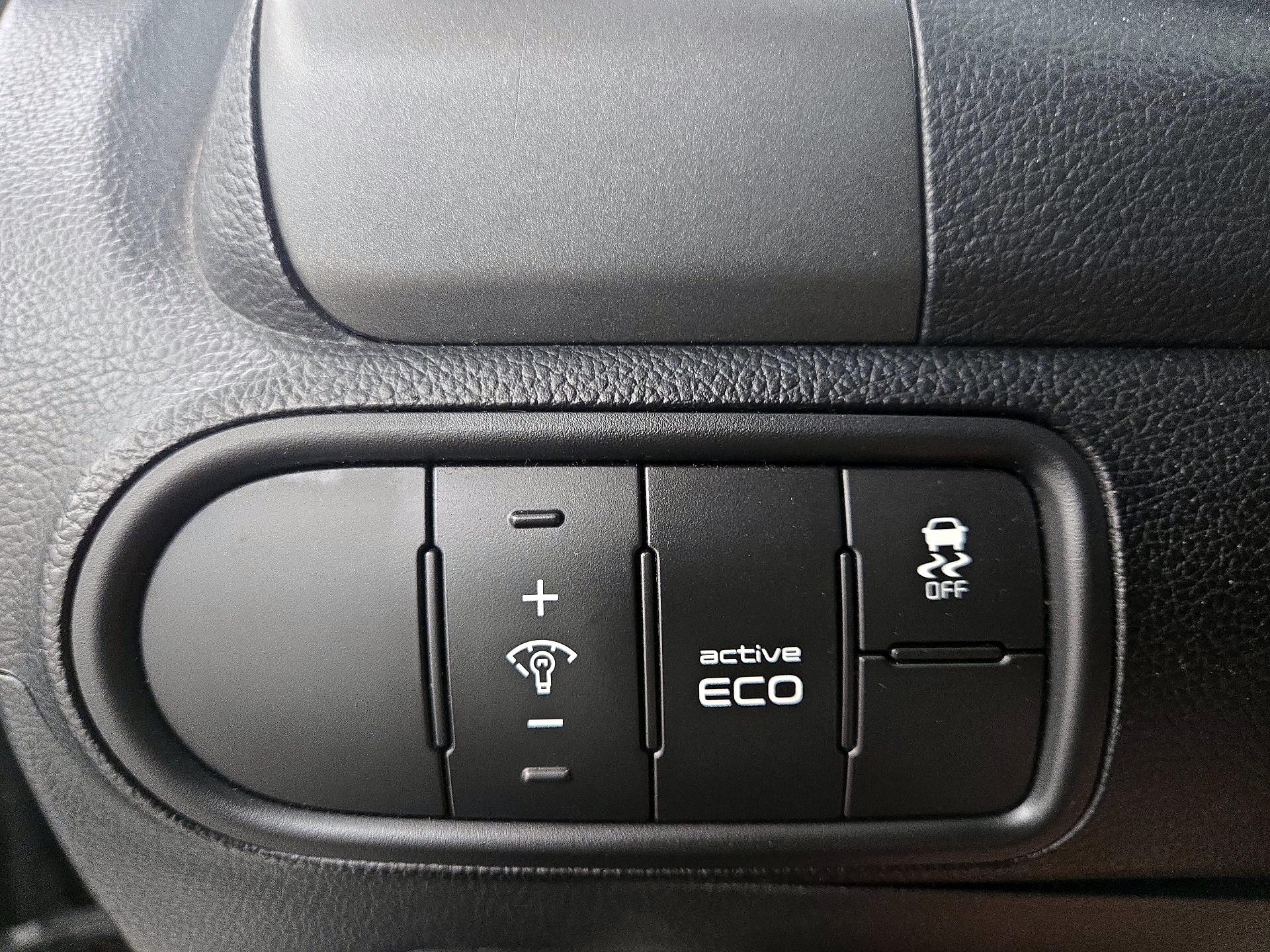 Thumbnail: 2016 Kia Forte - 13