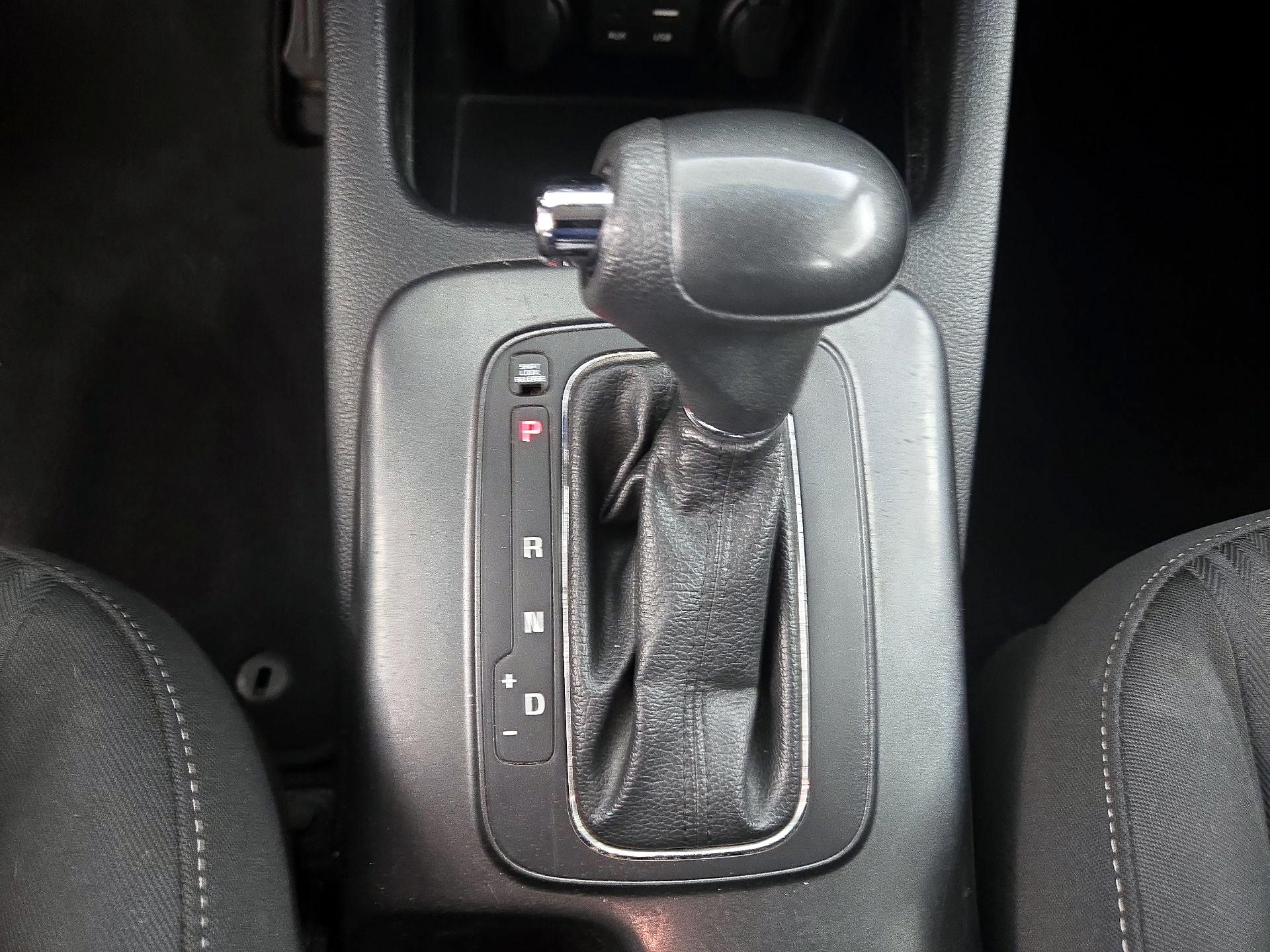 Thumbnail: 2016 Kia Forte - 16