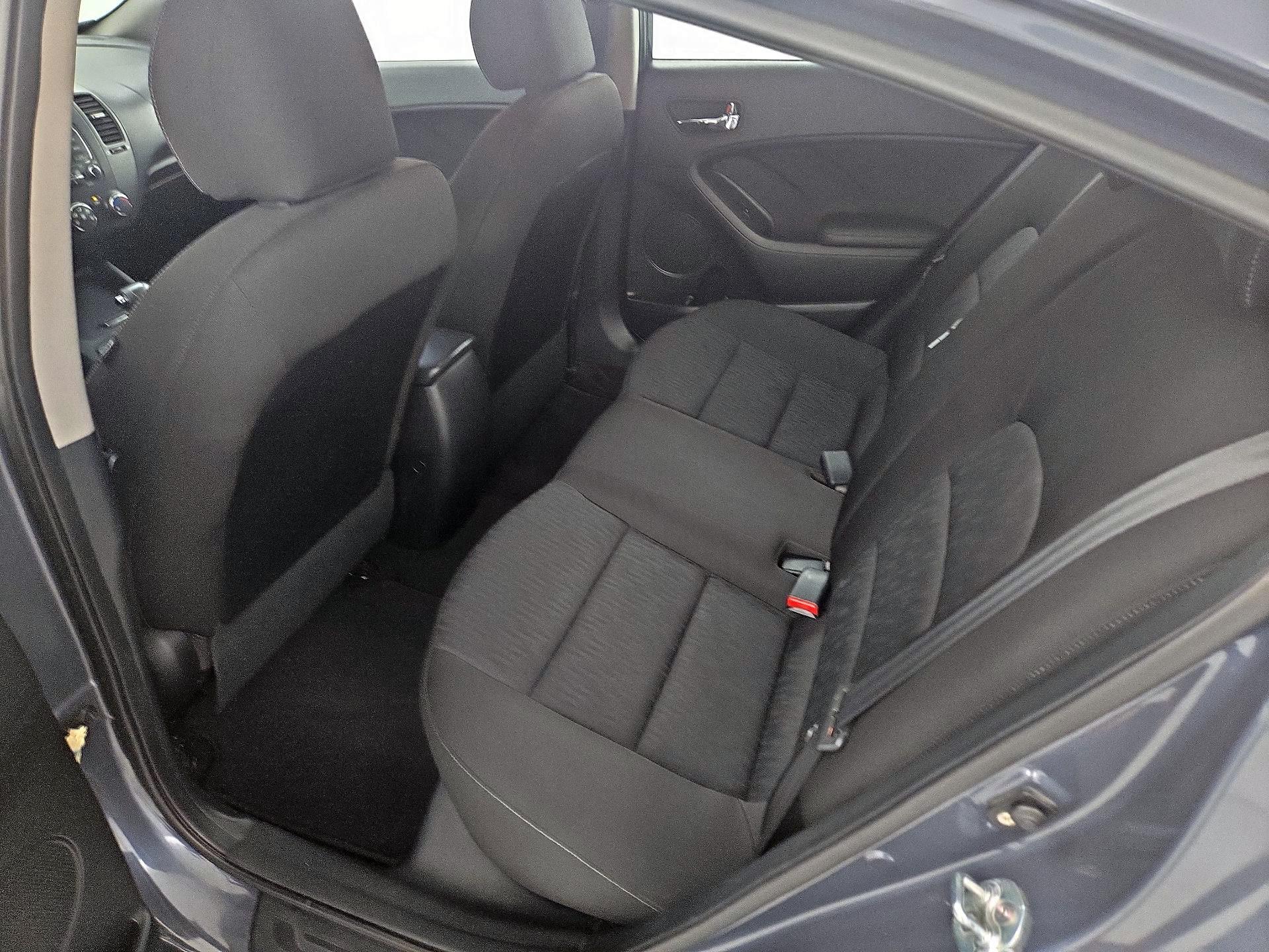 Thumbnail: 2016 Kia Forte - 18