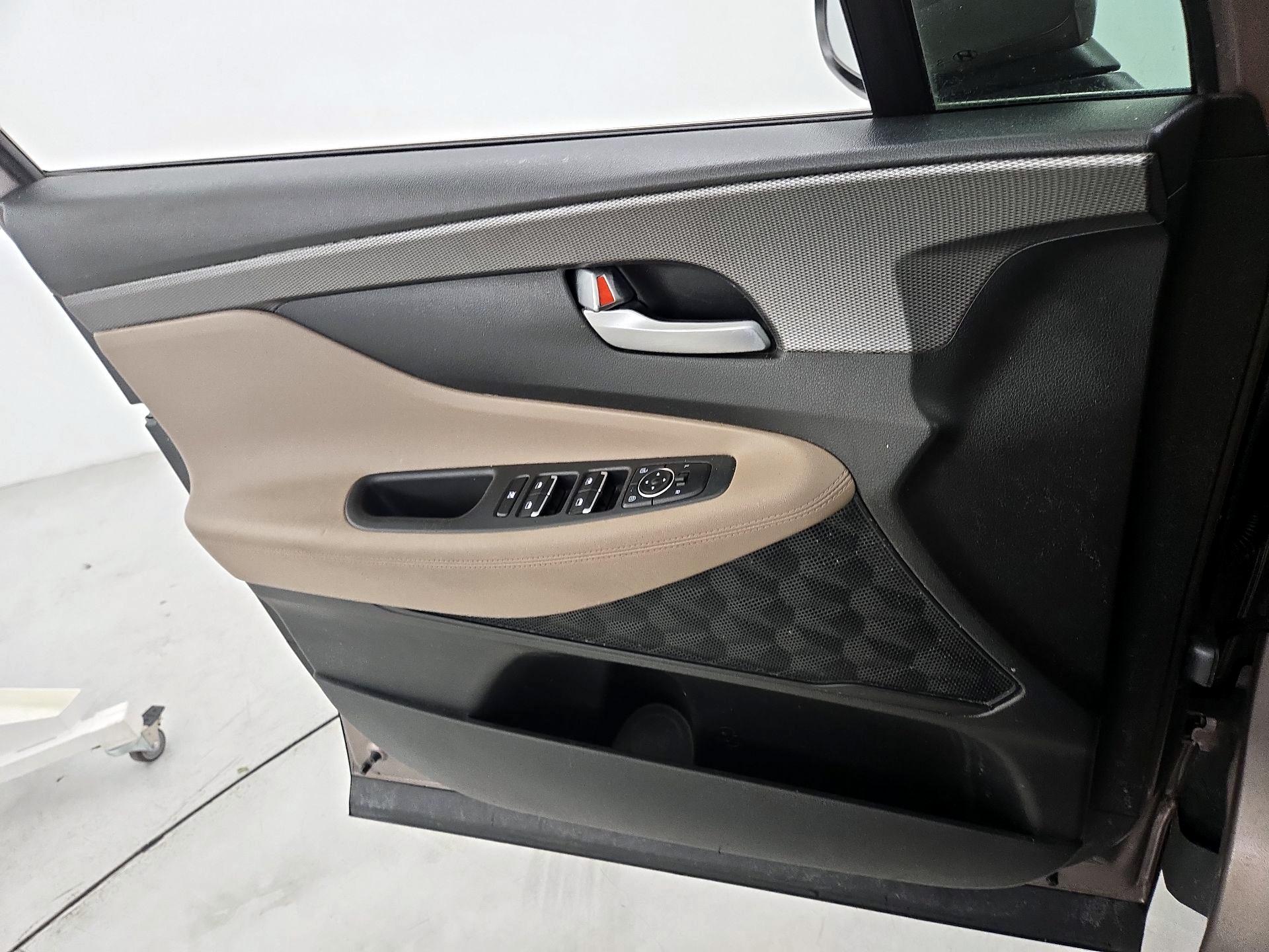 Thumbnail: 2020 Hyundai Santa Fe - 12