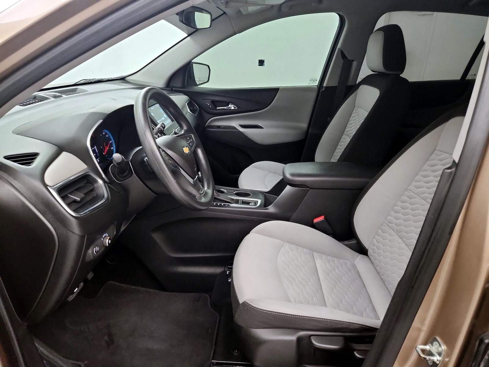 2018 Chevrolet Equinox LS - Photo 12