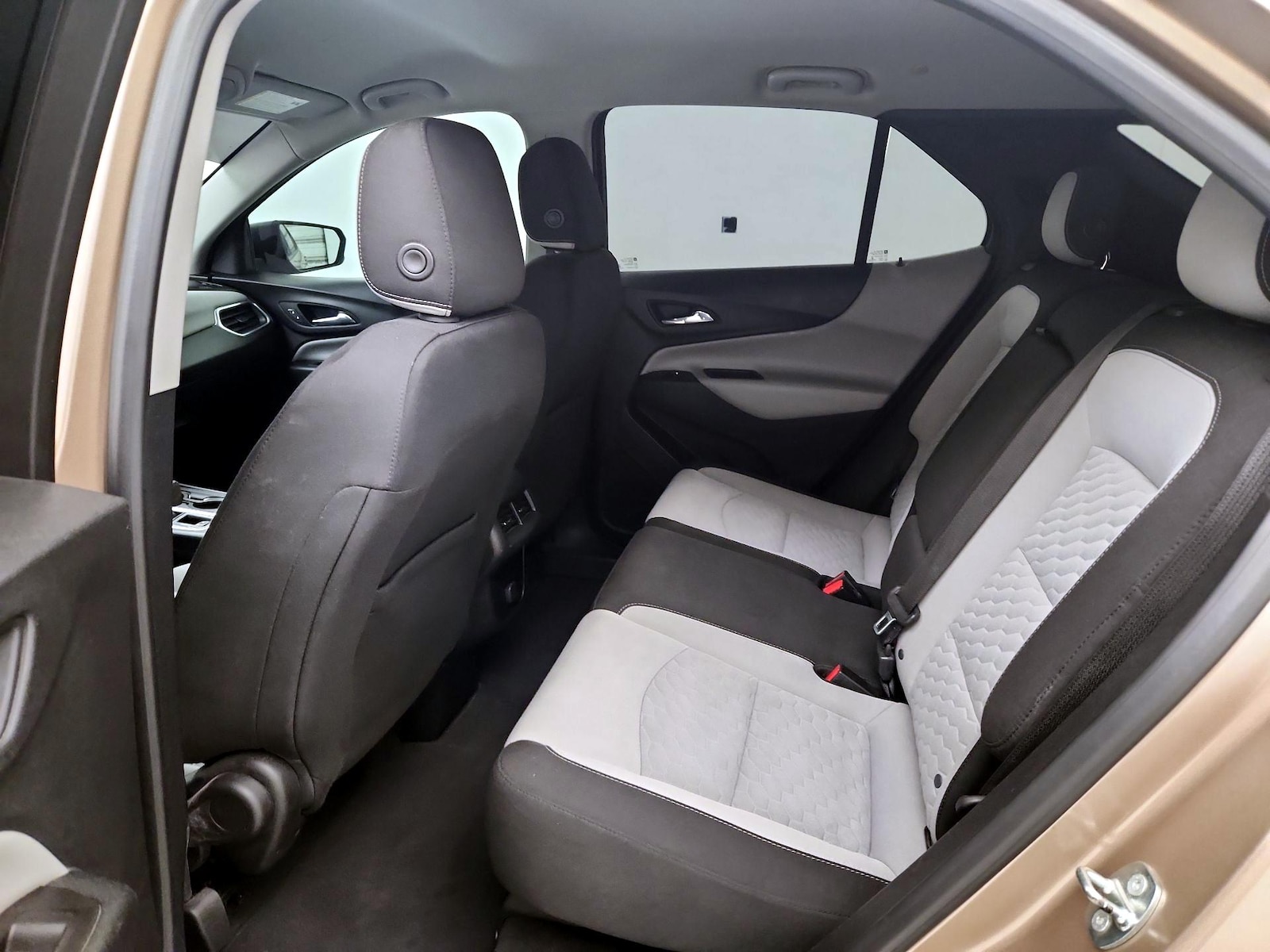 2018 Chevrolet Equinox LS - Photo 20