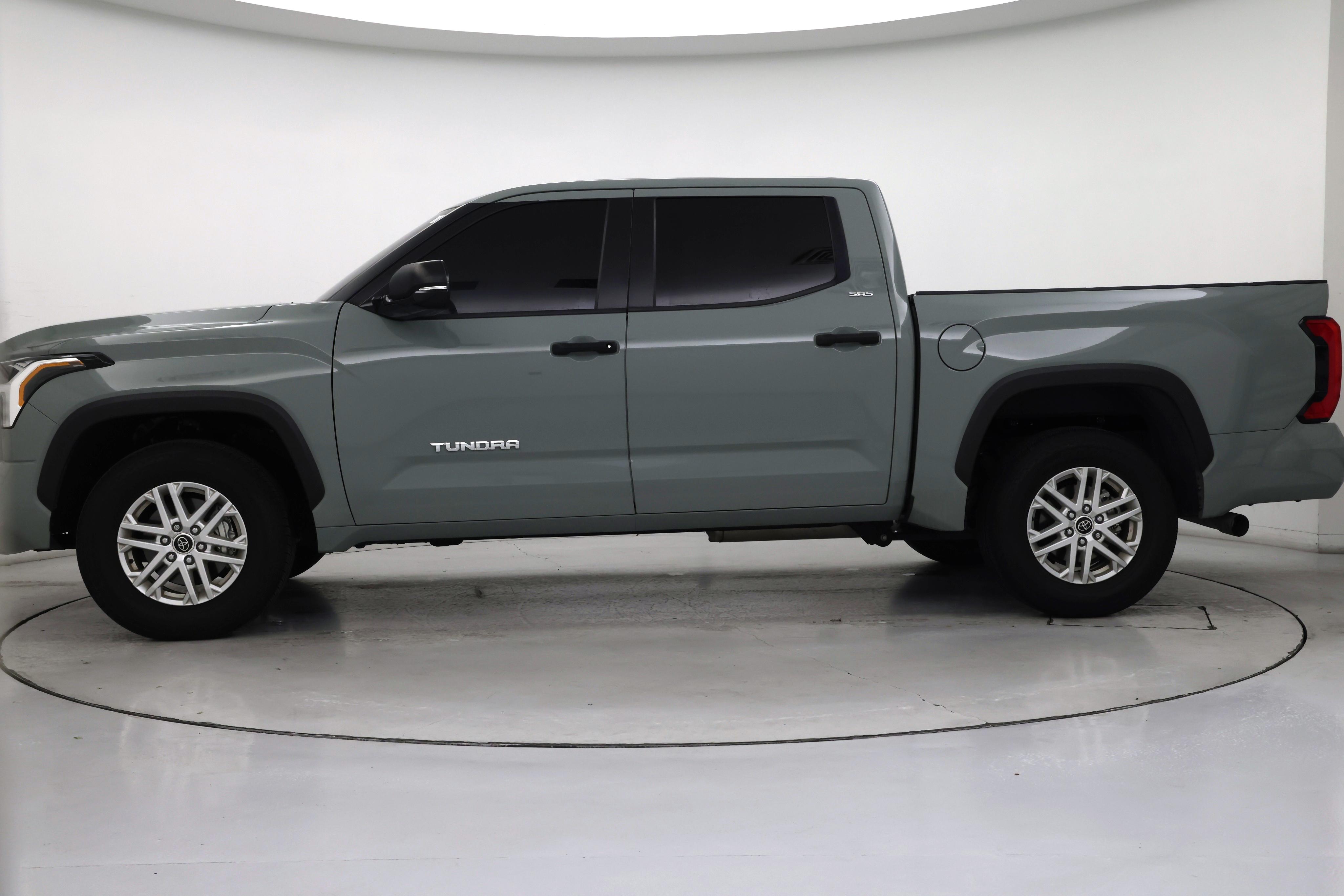 Thumbnail: 2024 Toyota Tundra - 3