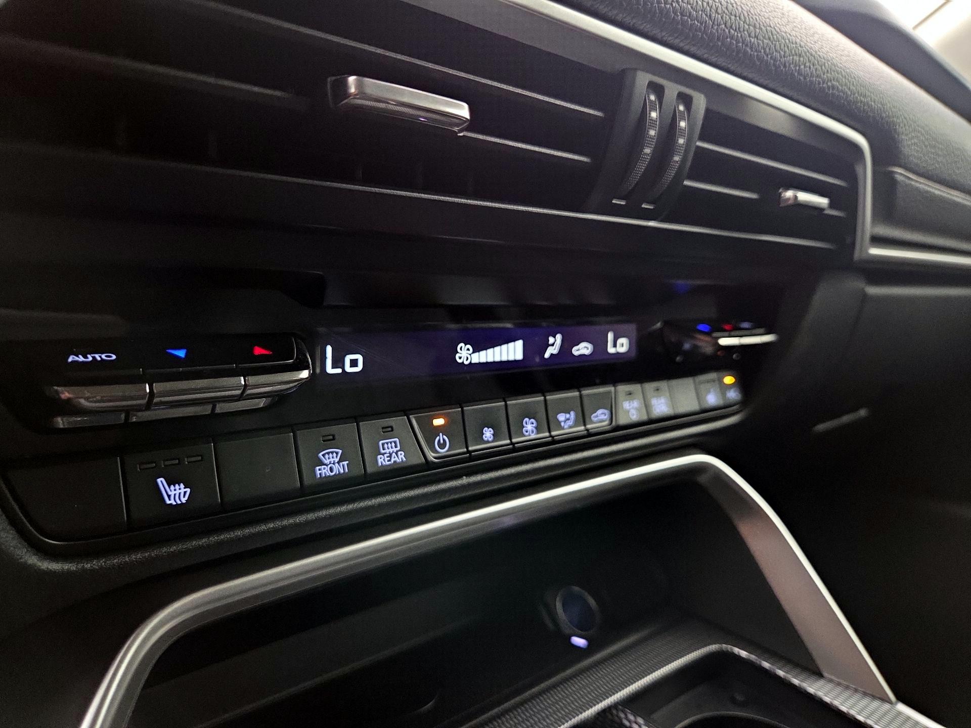 Thumbnail: 2025 Mazda CX-90 - 16