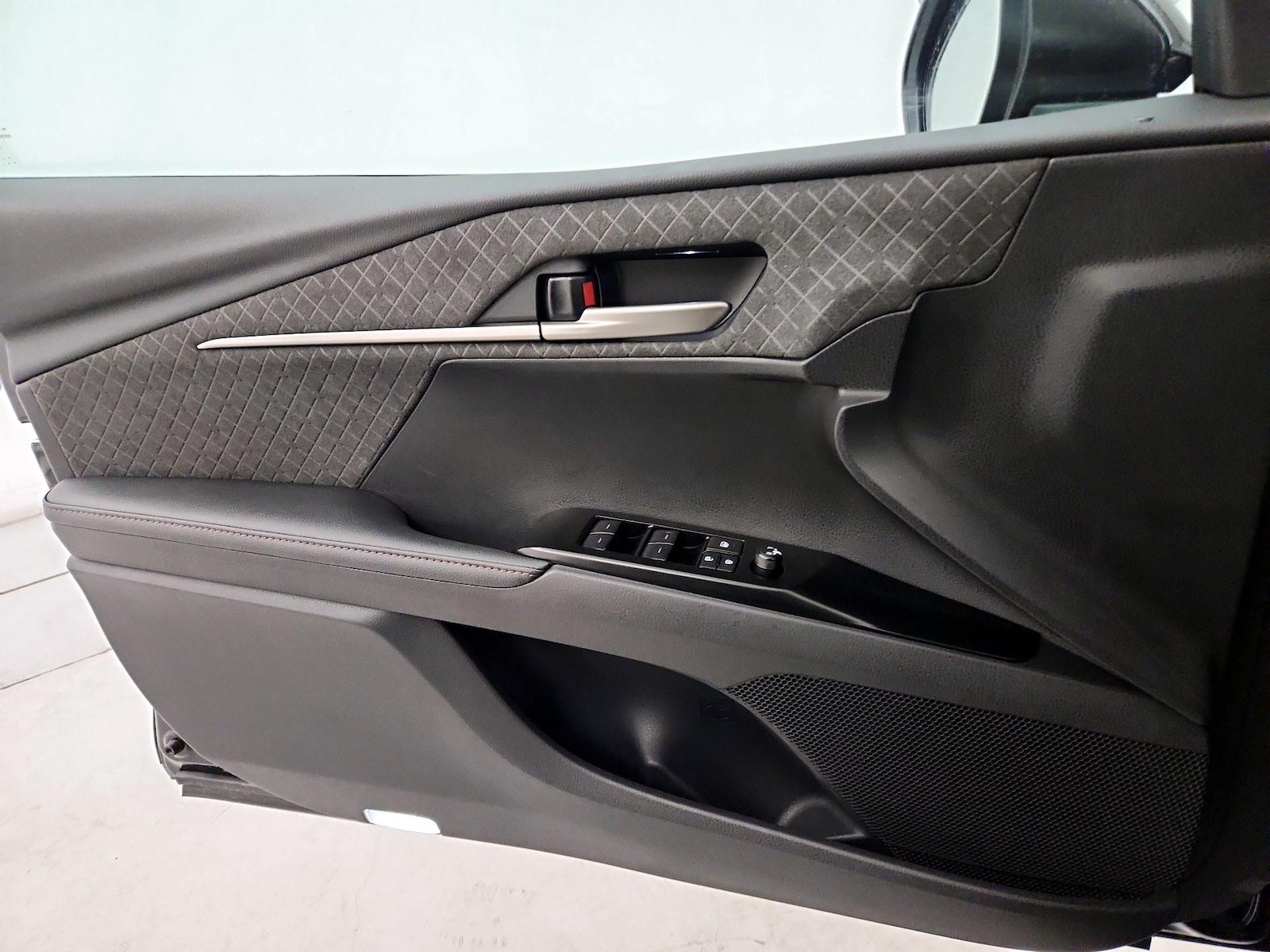 2026 Toyota Camry XLE - Photo 13