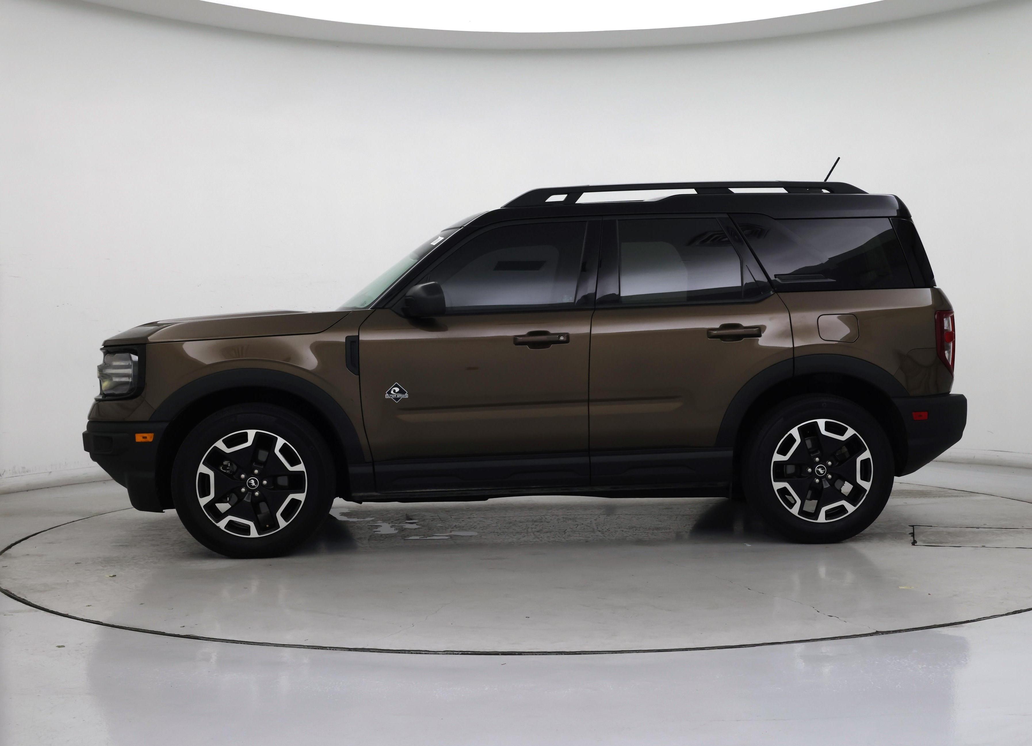 Thumbnail: 2022 Ford Bronco Sport - 3