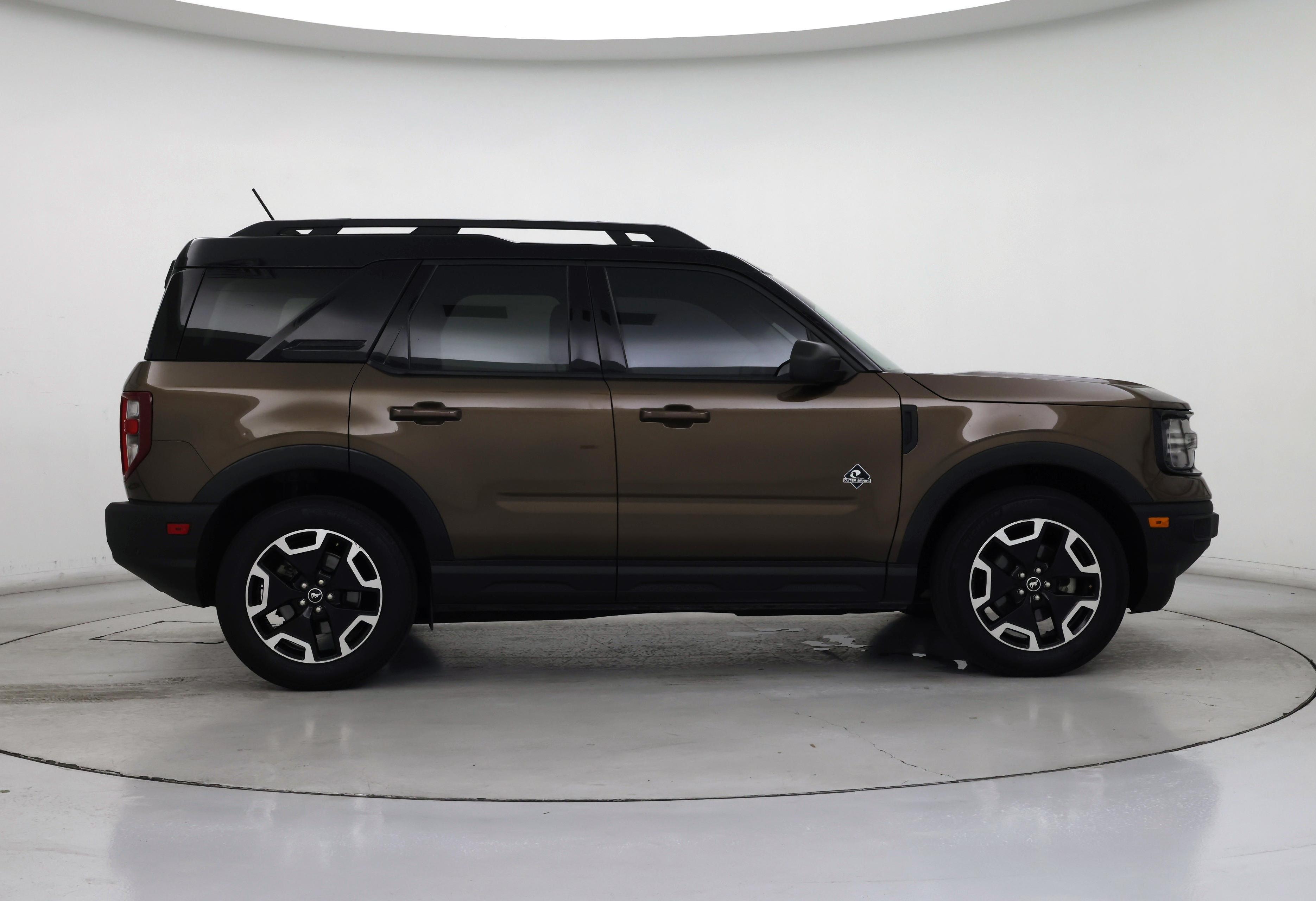 Thumbnail: 2022 Ford Bronco Sport - 7
