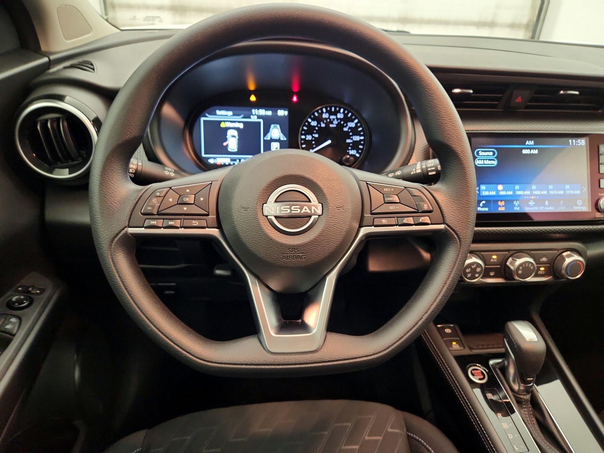 Thumbnail: 2023 Nissan Kicks - 10