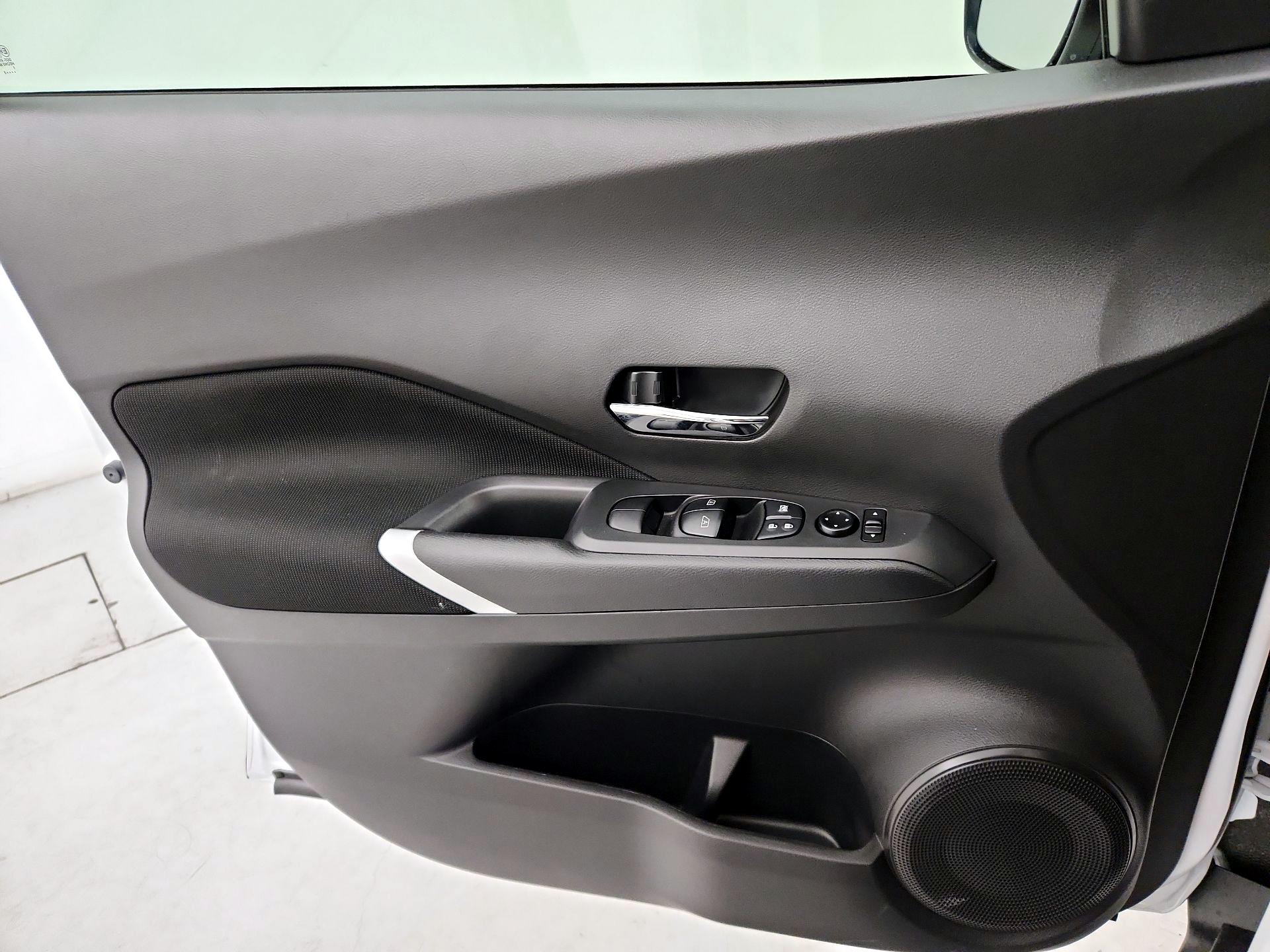Thumbnail: 2023 Nissan Kicks - 12