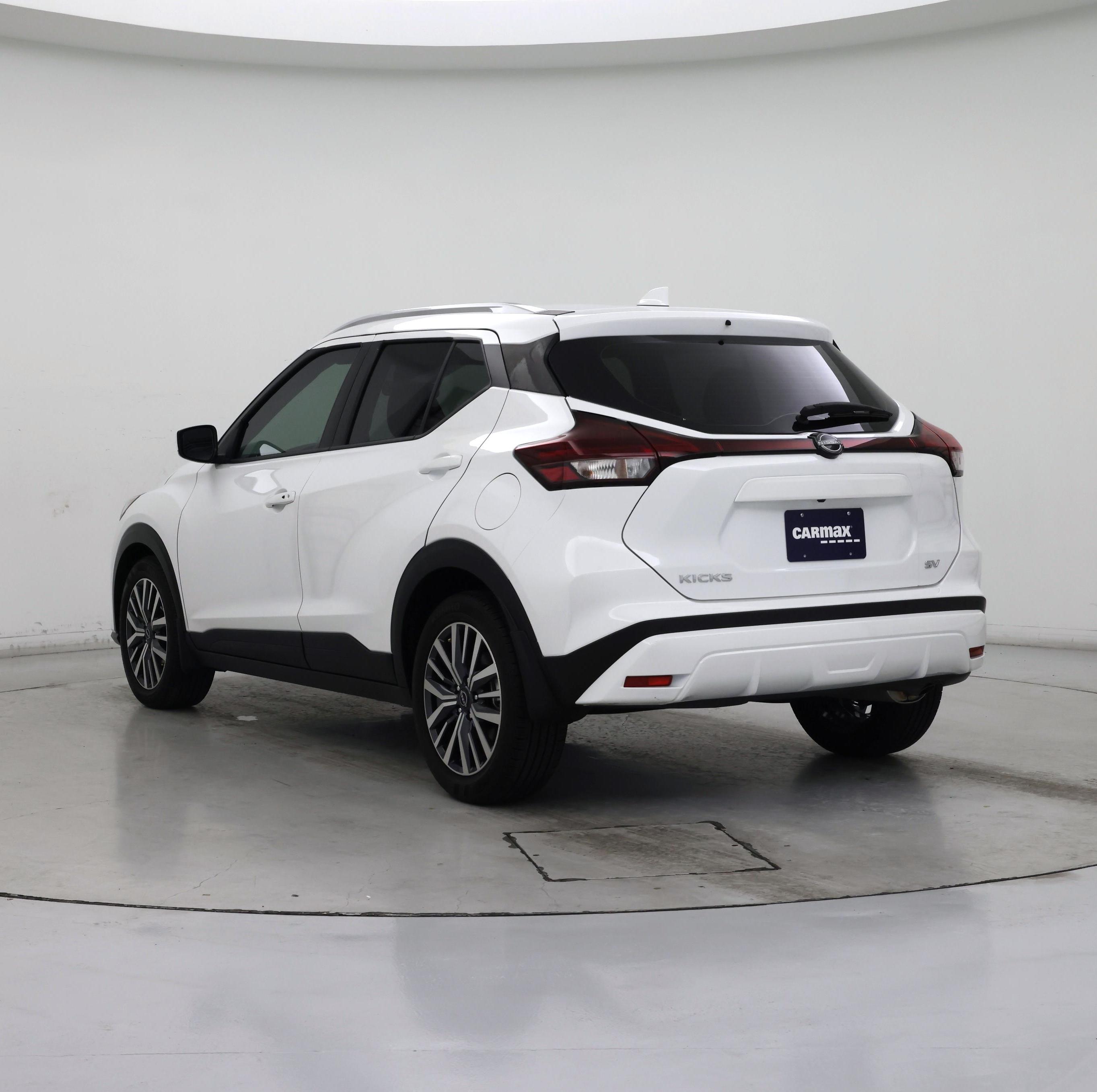 Thumbnail: 2023 Nissan Kicks - 2