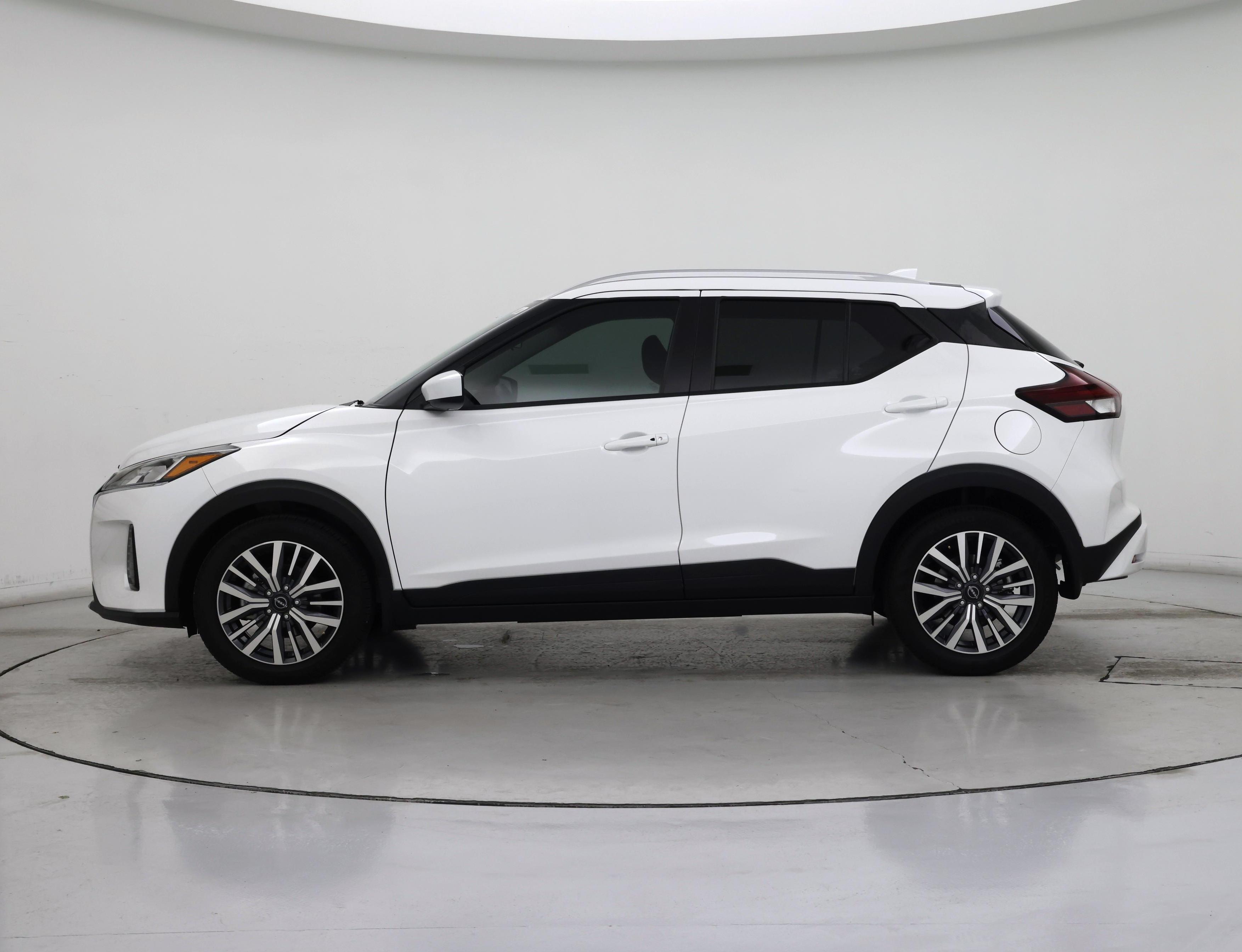 Thumbnail: 2023 Nissan Kicks - 3