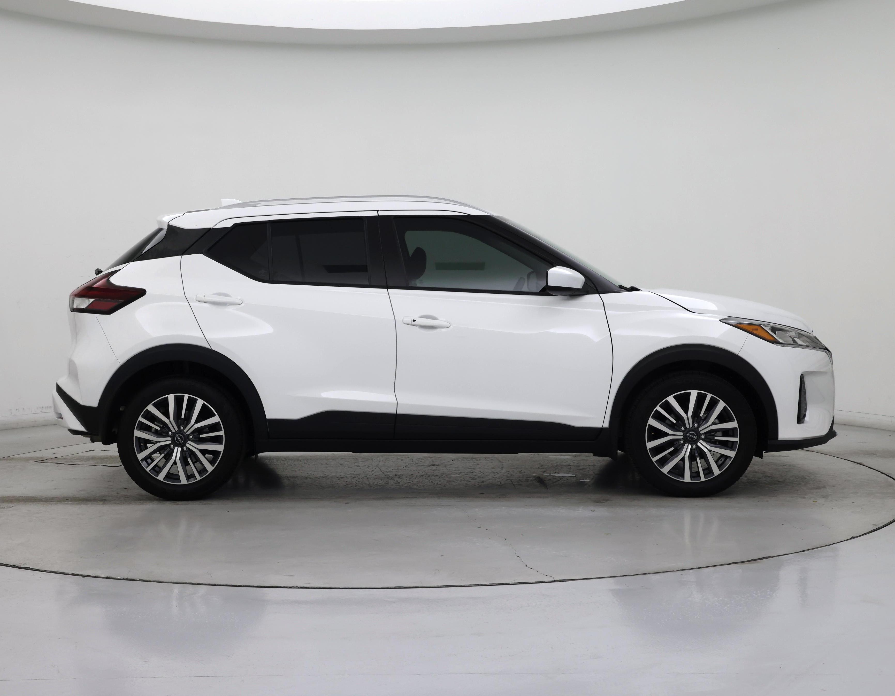 Thumbnail: 2023 Nissan Kicks - 7