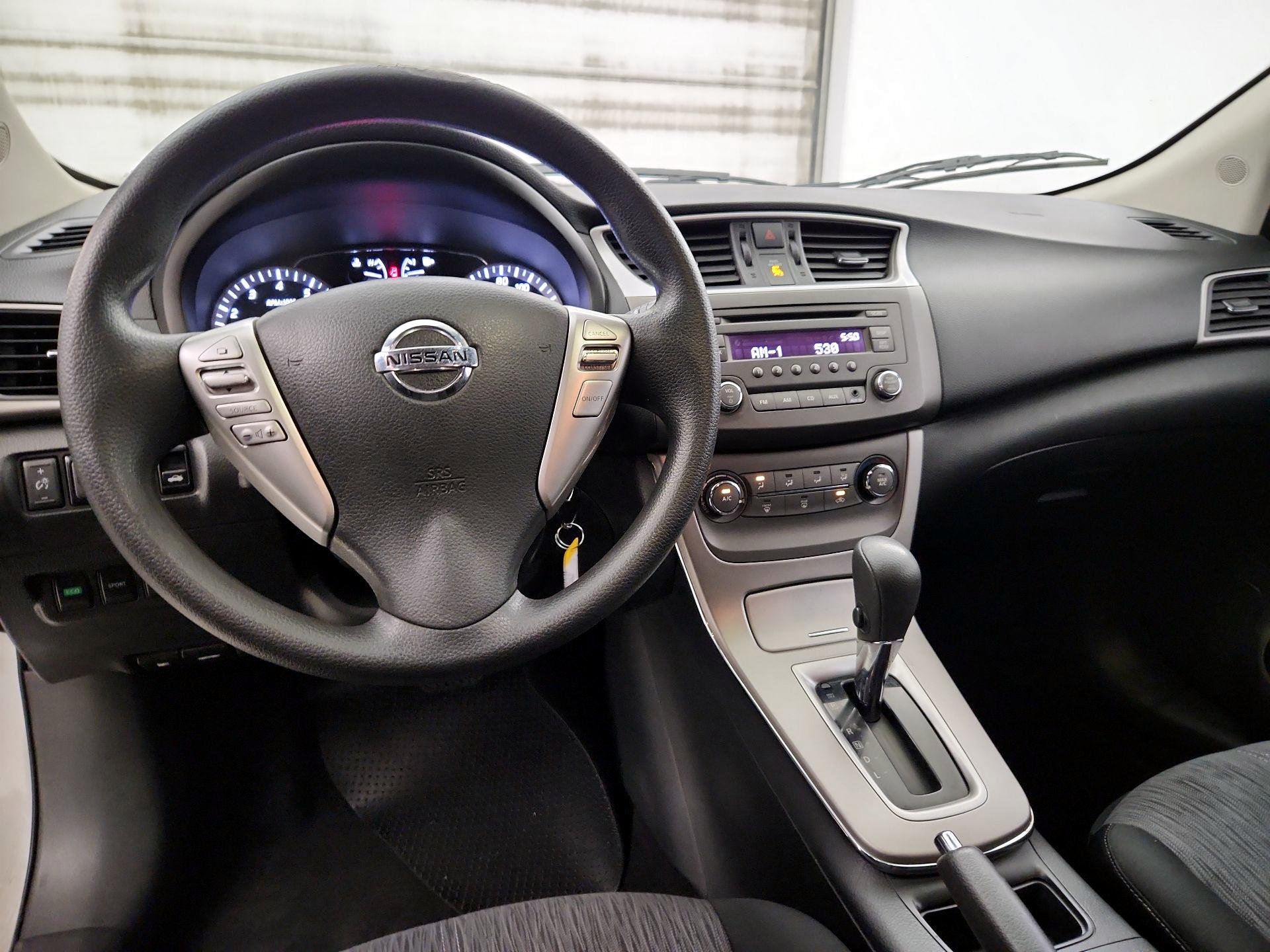 Thumbnail: 2014 Nissan Sentra - 9